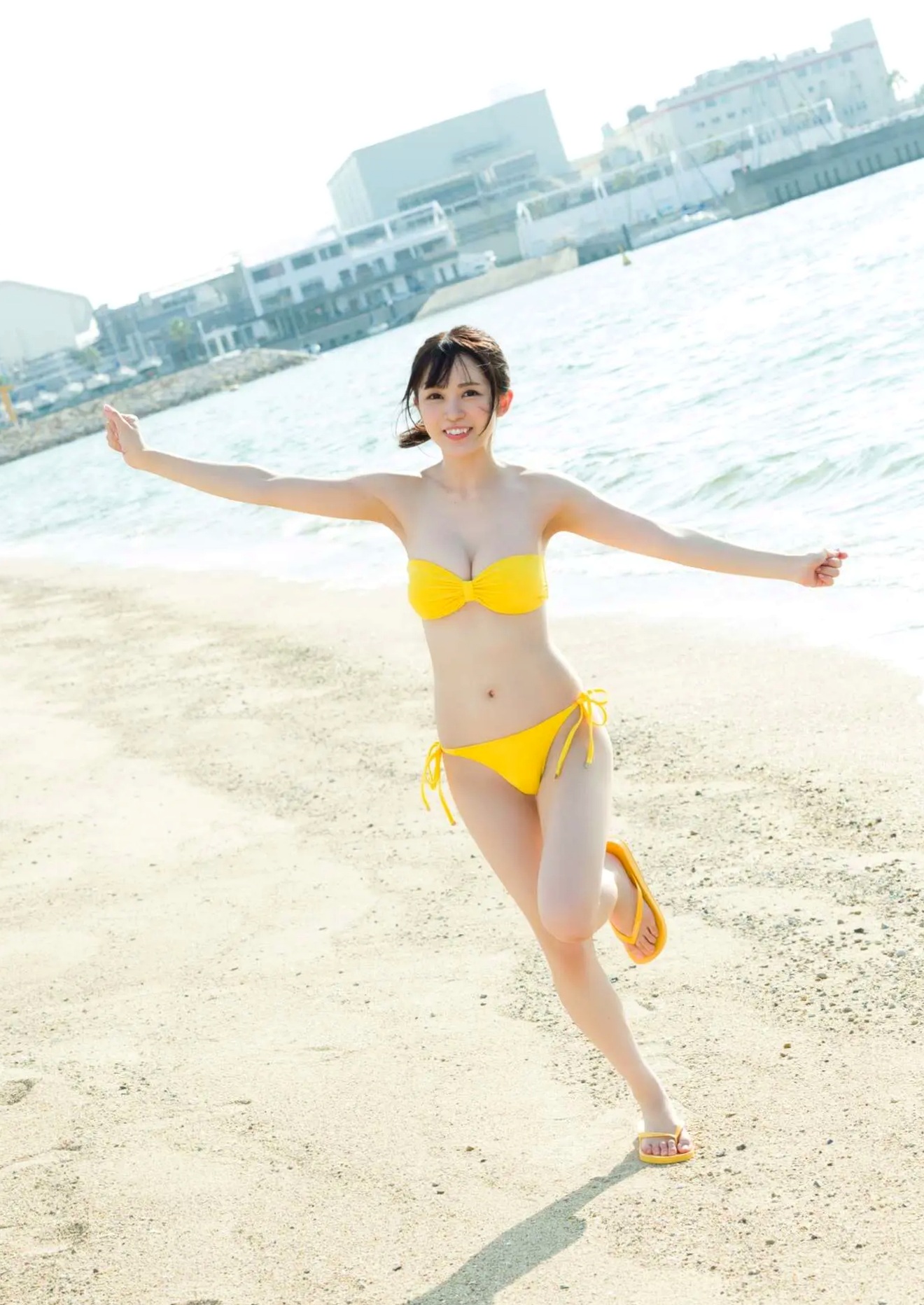 《橋本つむぎ - 大阪最可爱偶像超凯旋撮!阳光沙滩比基尼性感清纯写真》