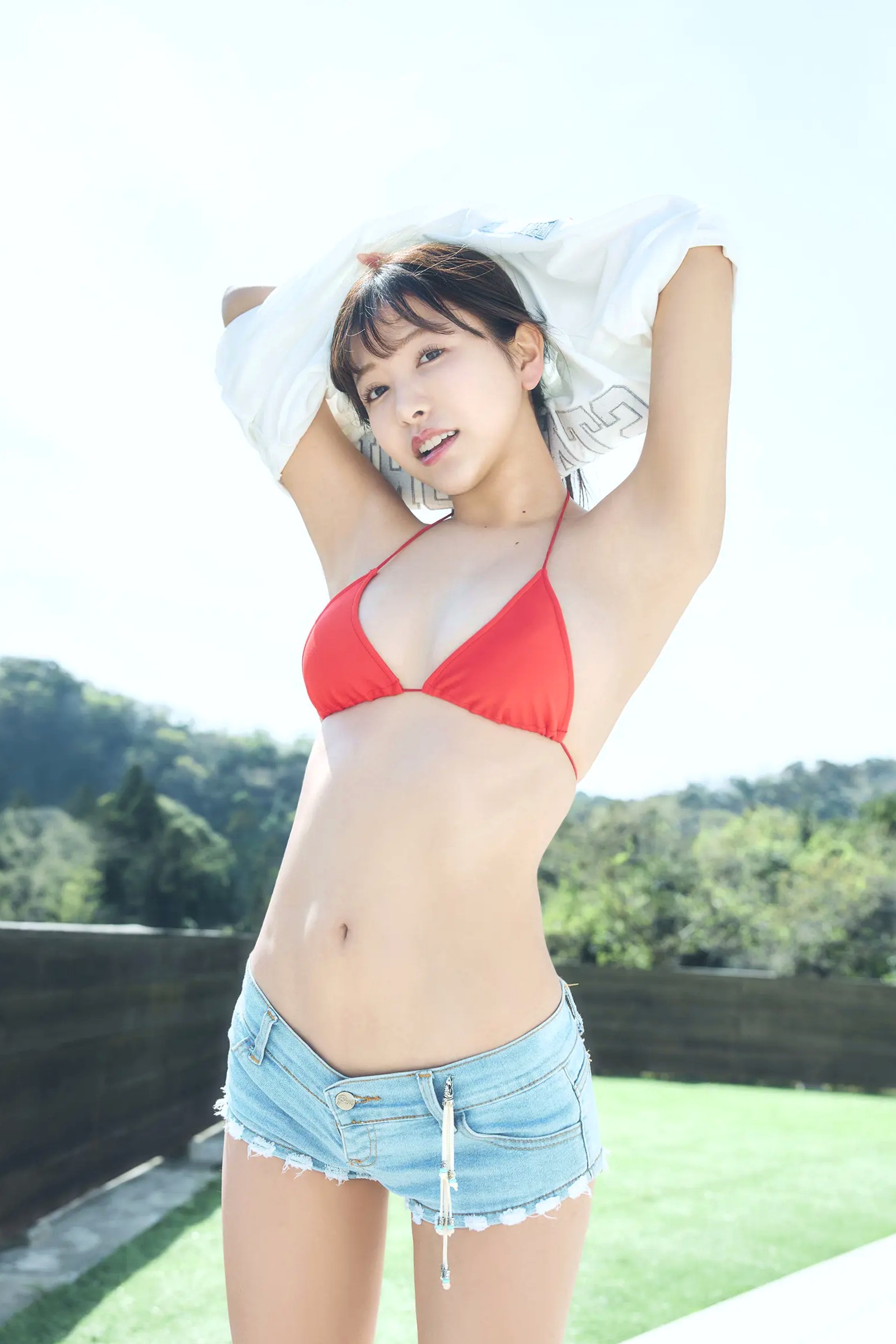 鈴木聖《NUDY BEAUTY》浴室湿身性感比基尼写真