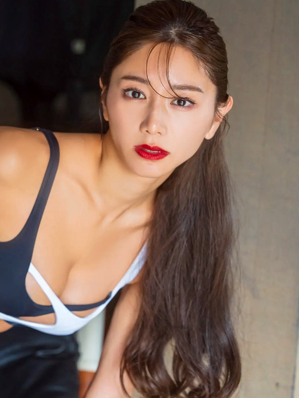 斎藤恭代 - COVER DX 泳池性感泳装与复古音乐写真