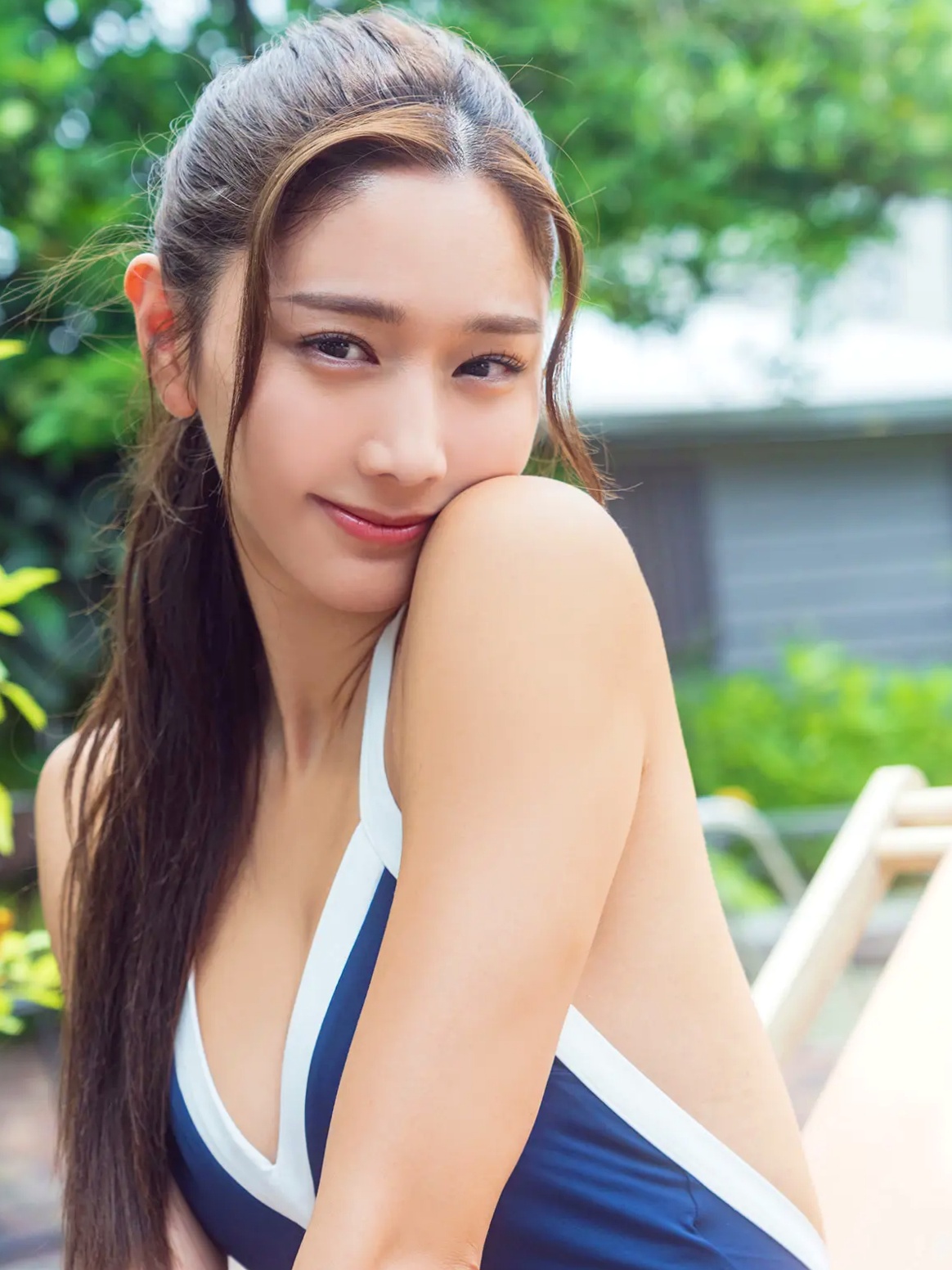 斎藤恭代 - COVER DX 泳池性感泳装与复古音乐写真