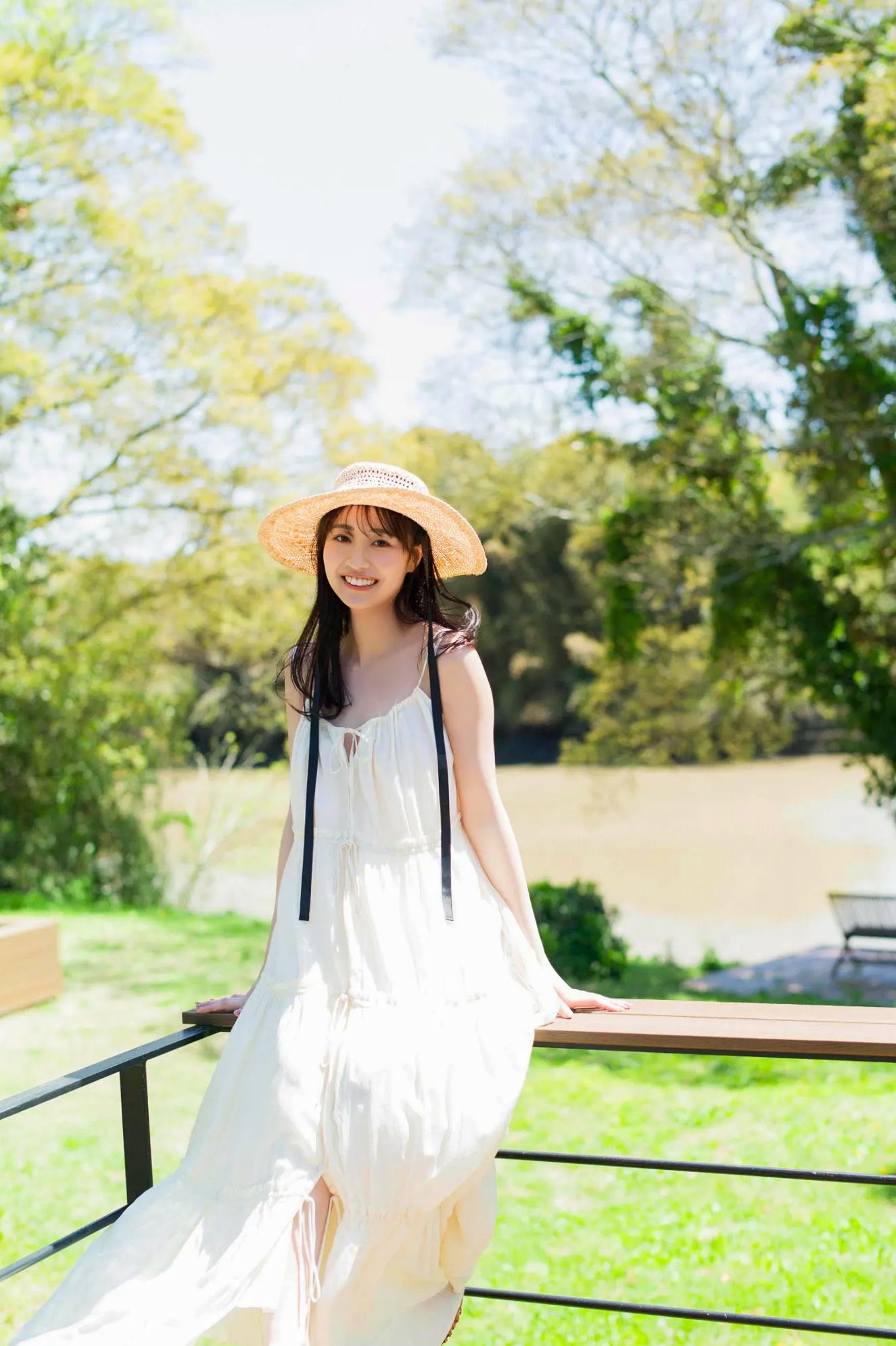 溝端葵 - 夏のはじめ 日本清新泳池比基尼写真 甜美性感美胸女神