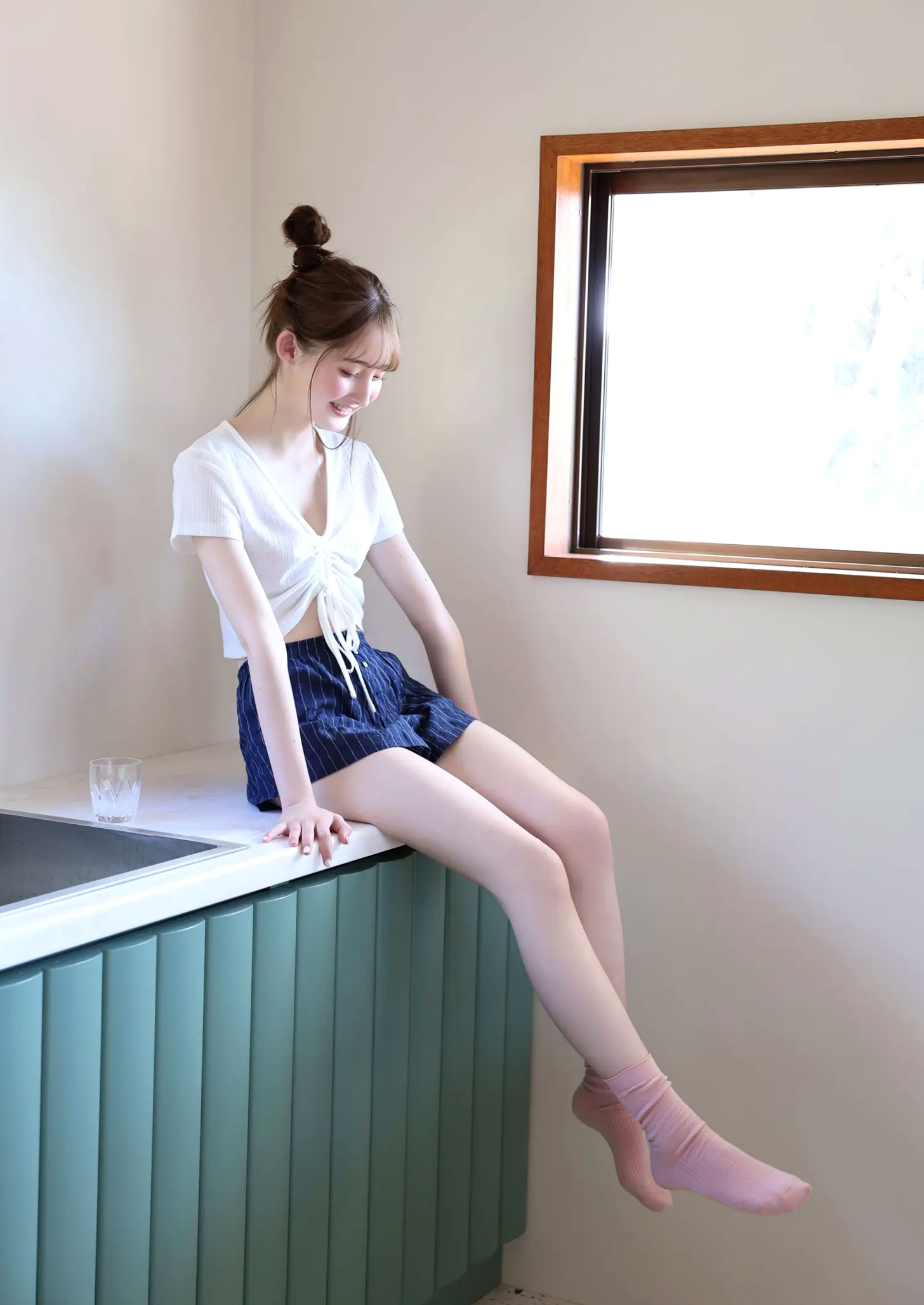 菜那セシル《淡く、ほのかに。》日本美少女户外薄纱与浴室比基尼写真