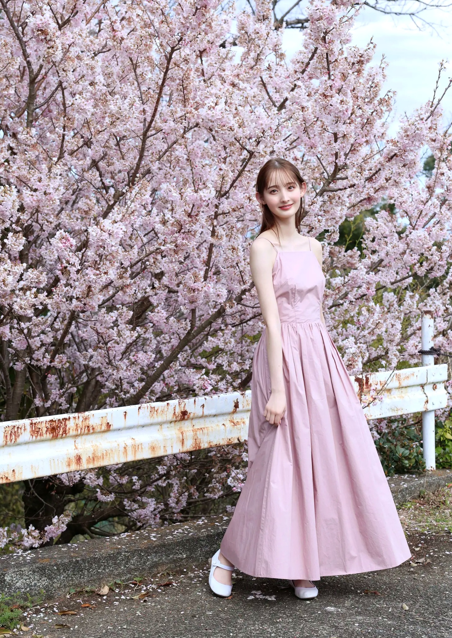 菜那セシル《淡く、ほのかに。》日本美少女户外薄纱与浴室比基尼写真
