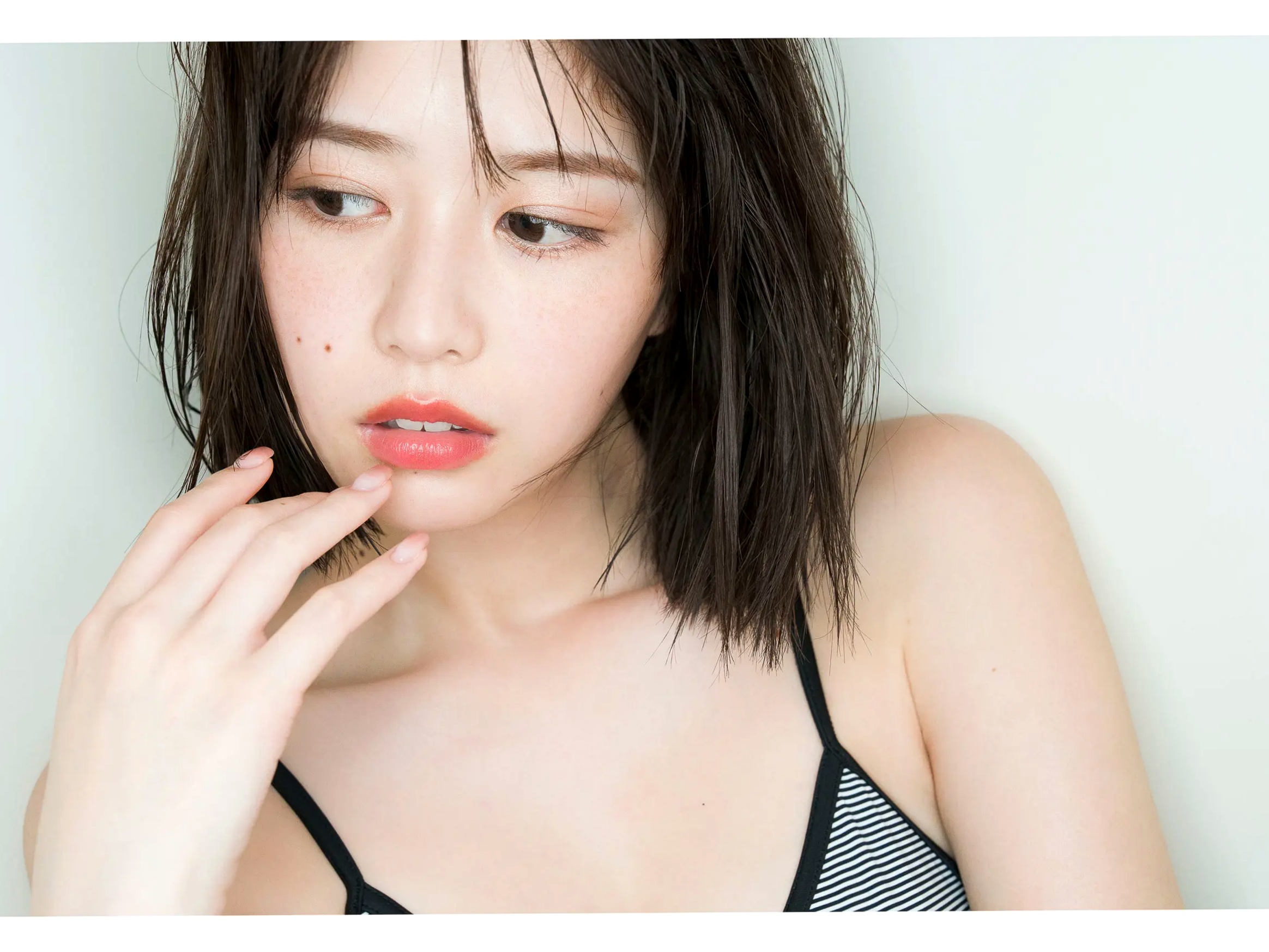 冴木柚葉《Lumiere》日系清纯性感写真 优雅白嫩养眼美图