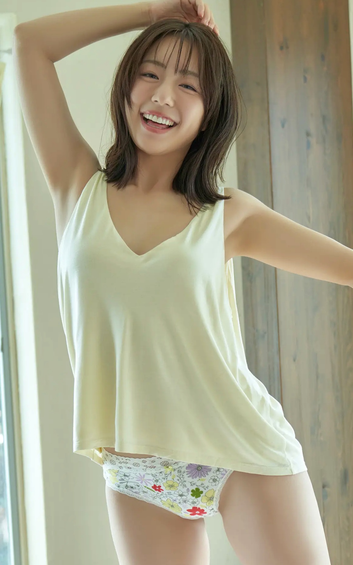 井手美希 - Kiss You 日本清纯美少女性感比基尼泳池写真