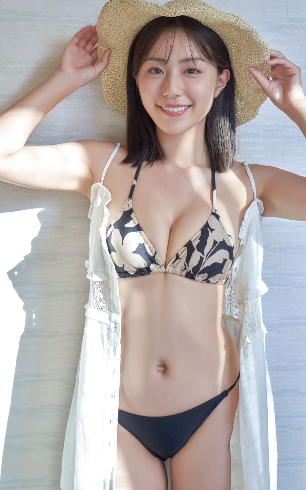 井手美希 - Kiss You 日本清纯美少女性感比基尼泳池写真
