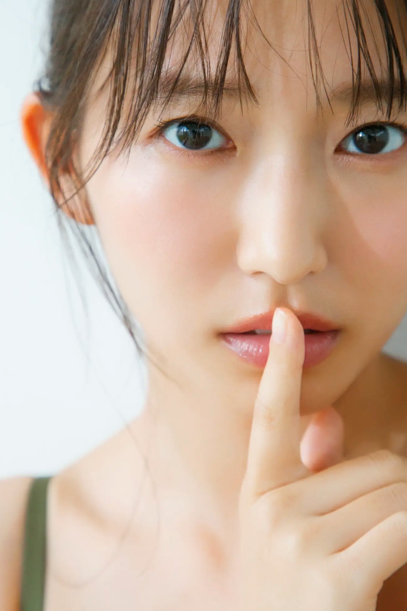 志田音々 - 純情? 日本清纯女神性感内衣黑丝私房写真
