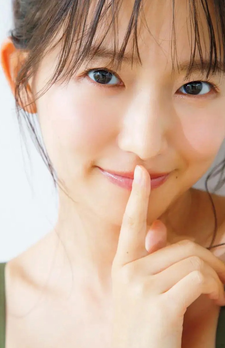 志田音々 - 純情? 日本清纯女神性感内衣黑丝私房写真