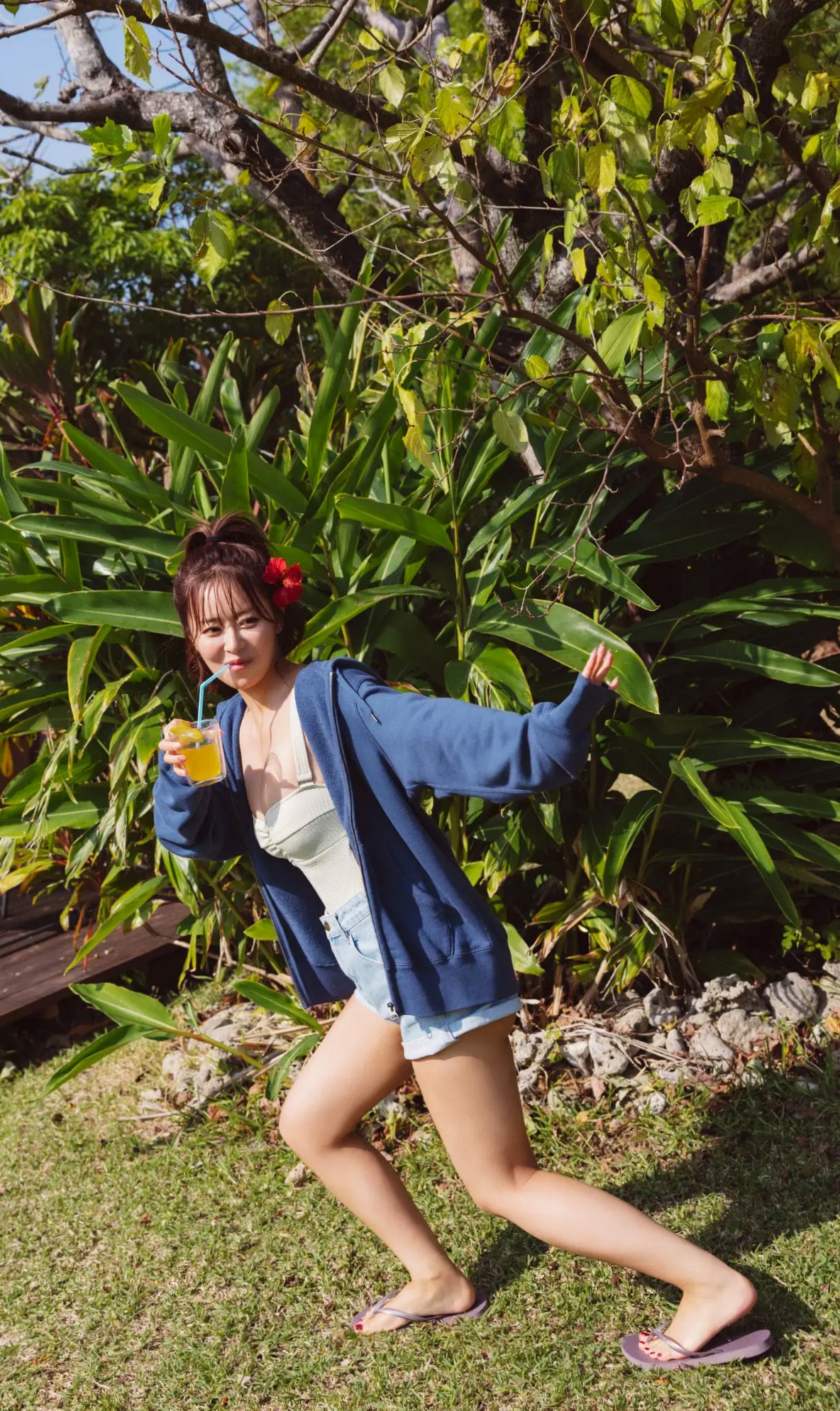 井口裕香 - MORE MORE MORE -Another Side- 海边比基尼与泳池湿身性感写真