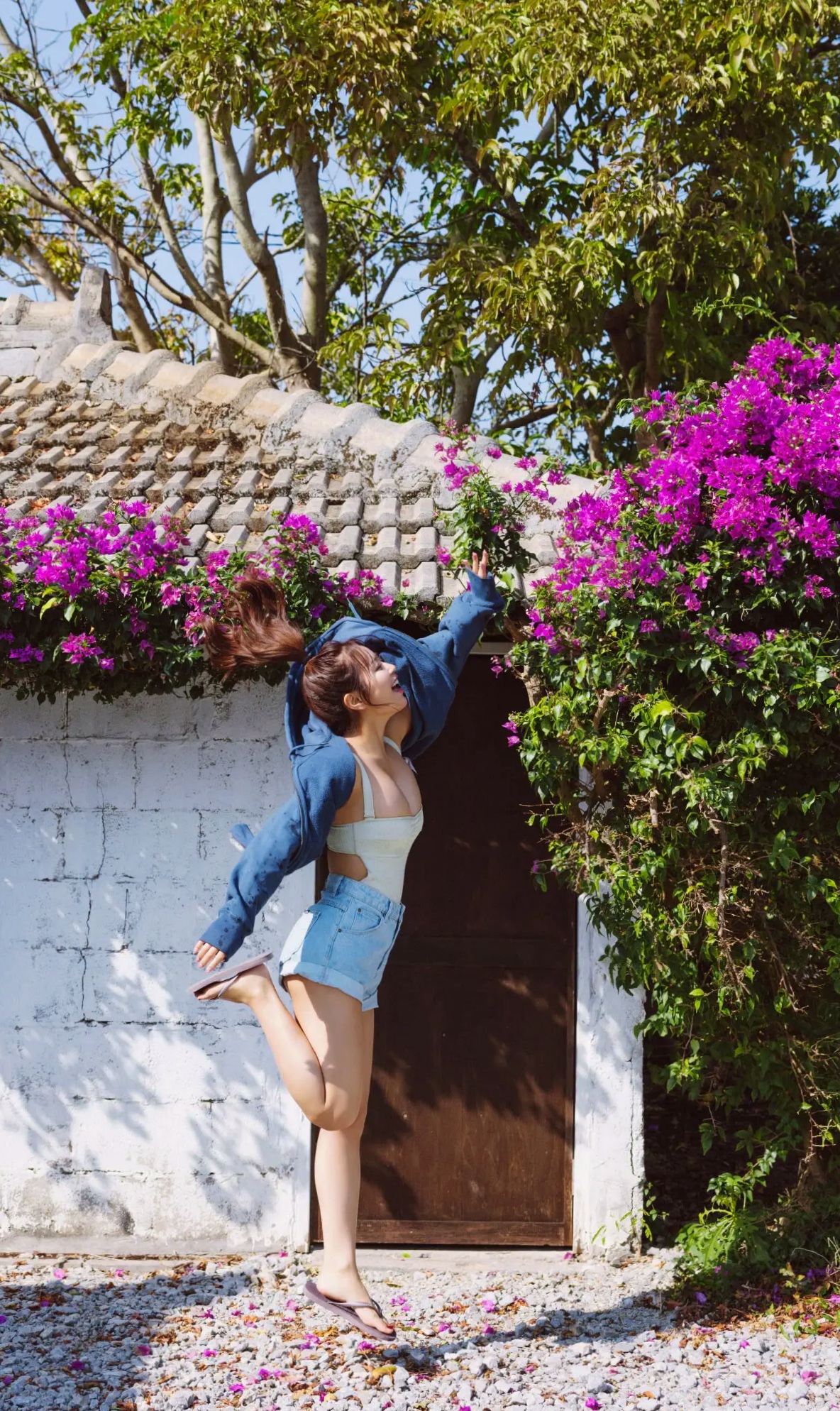 井口裕香 - MORE MORE MORE -Another Side- 海边比基尼与泳池湿身性感写真