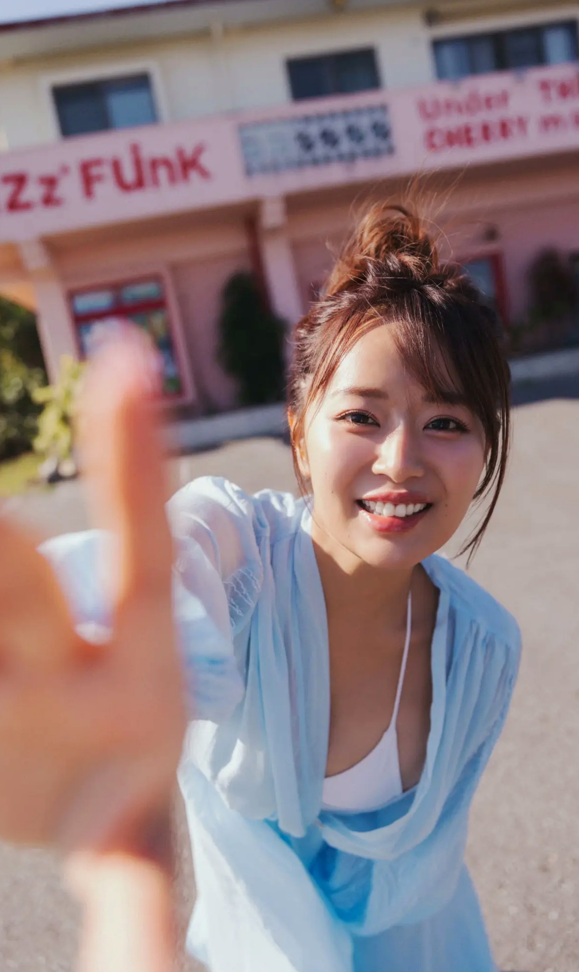 井口裕香 - MORE MORE MORE -Another Side- 海边比基尼与泳池湿身性感写真