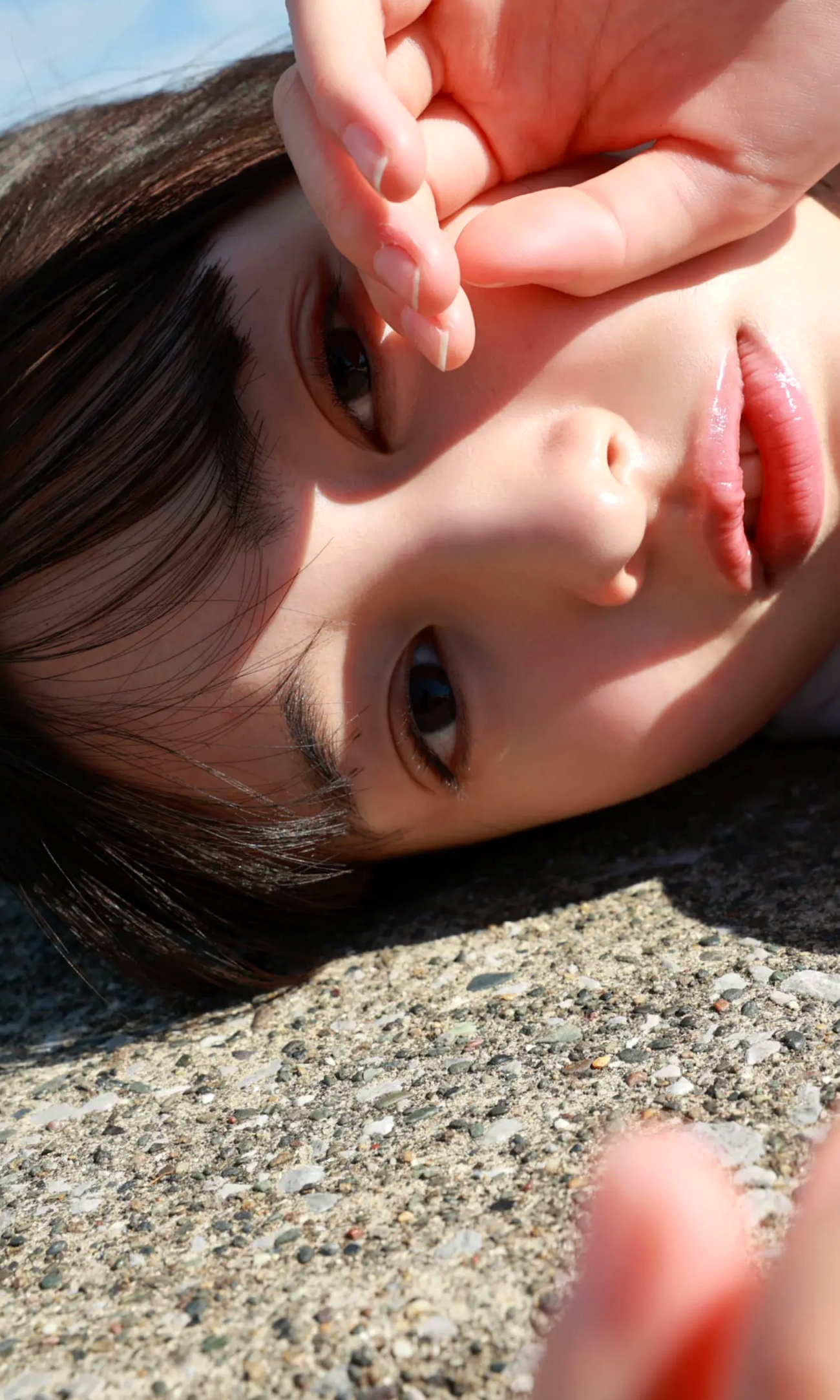 白濱美兎 - なぁぜなぁぜ? 日本清纯美少女泳池比基尼与湿身浴室写真