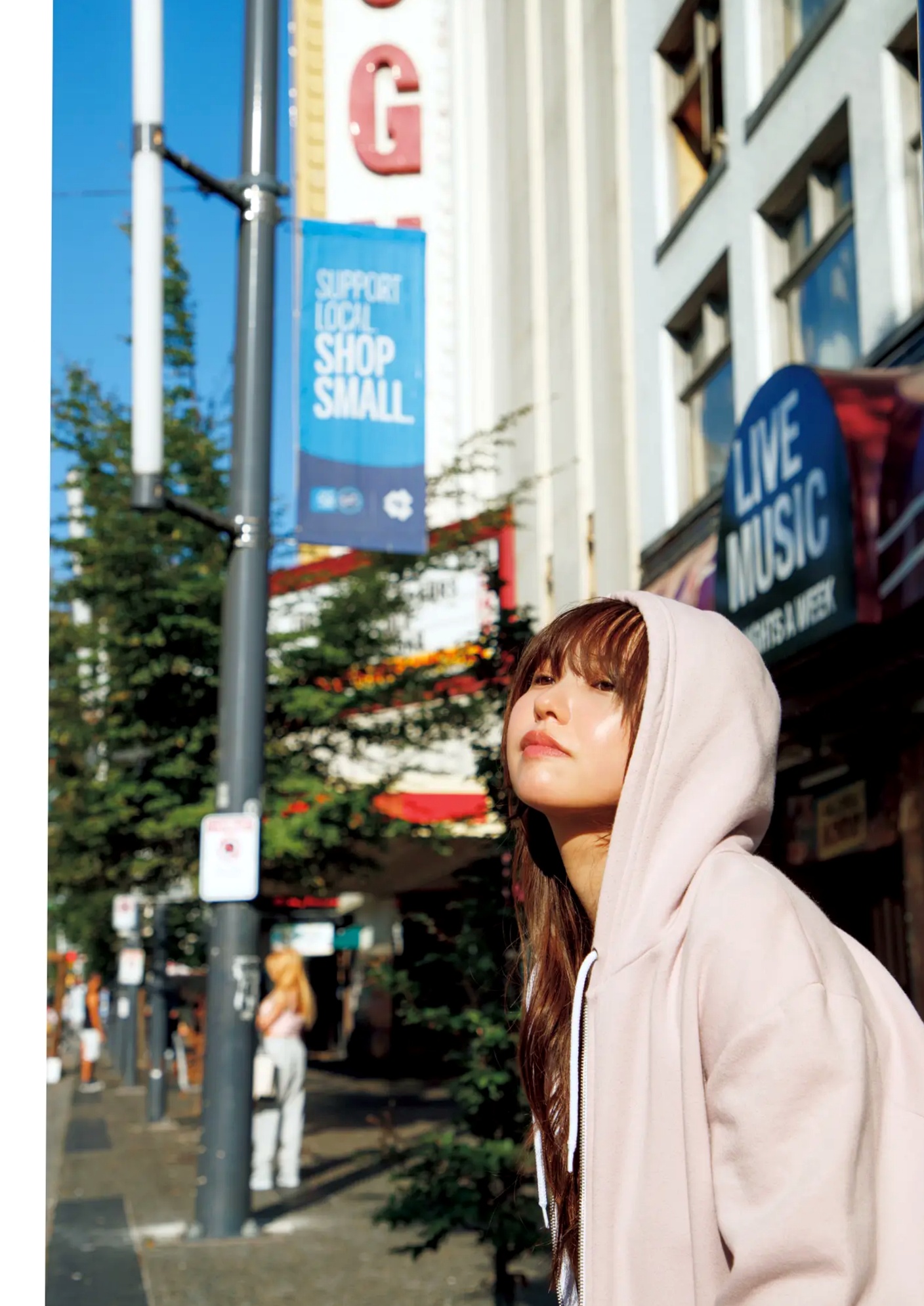 《本郷柚巴 - いつのまに、》日本性感写真 湿身诱惑与户外丰满美姿