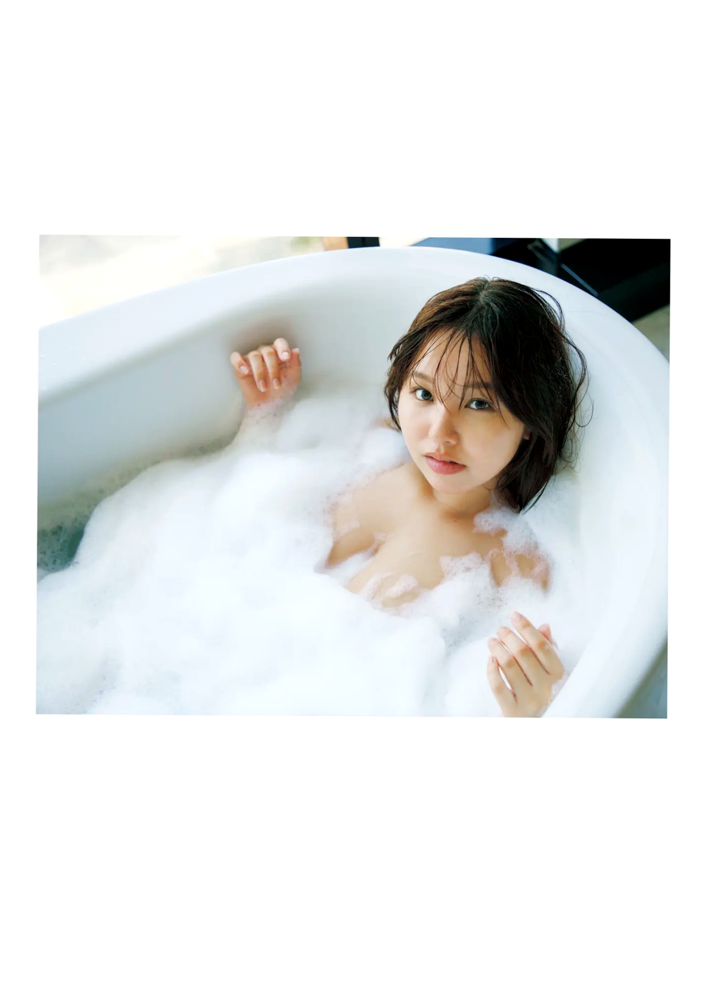 《本郷柚巴 - いつのまに、》日本性感写真 湿身诱惑与户外丰满美姿