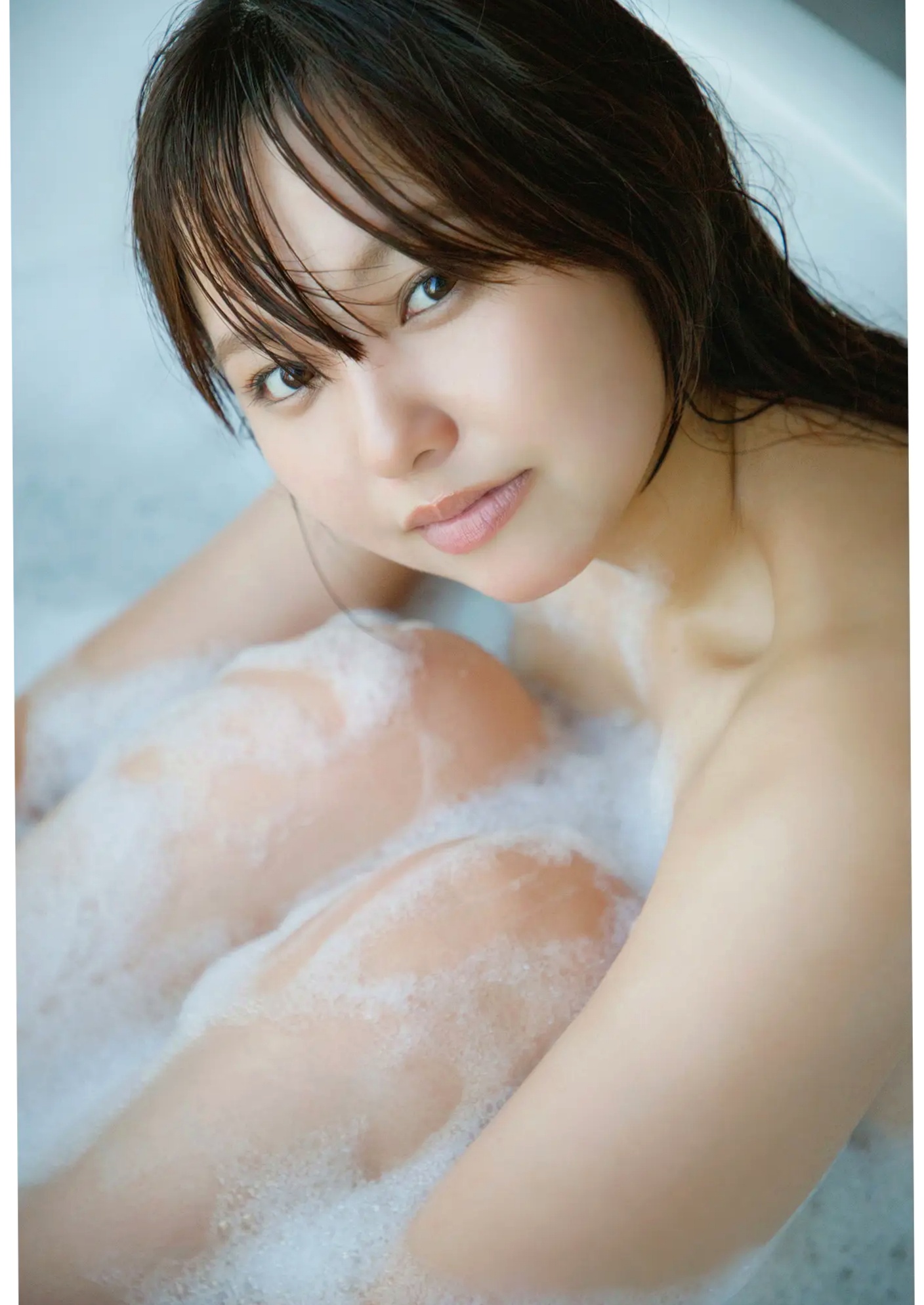 《本郷柚巴 - いつのまに、》日本性感写真 湿身诱惑与户外丰满美姿