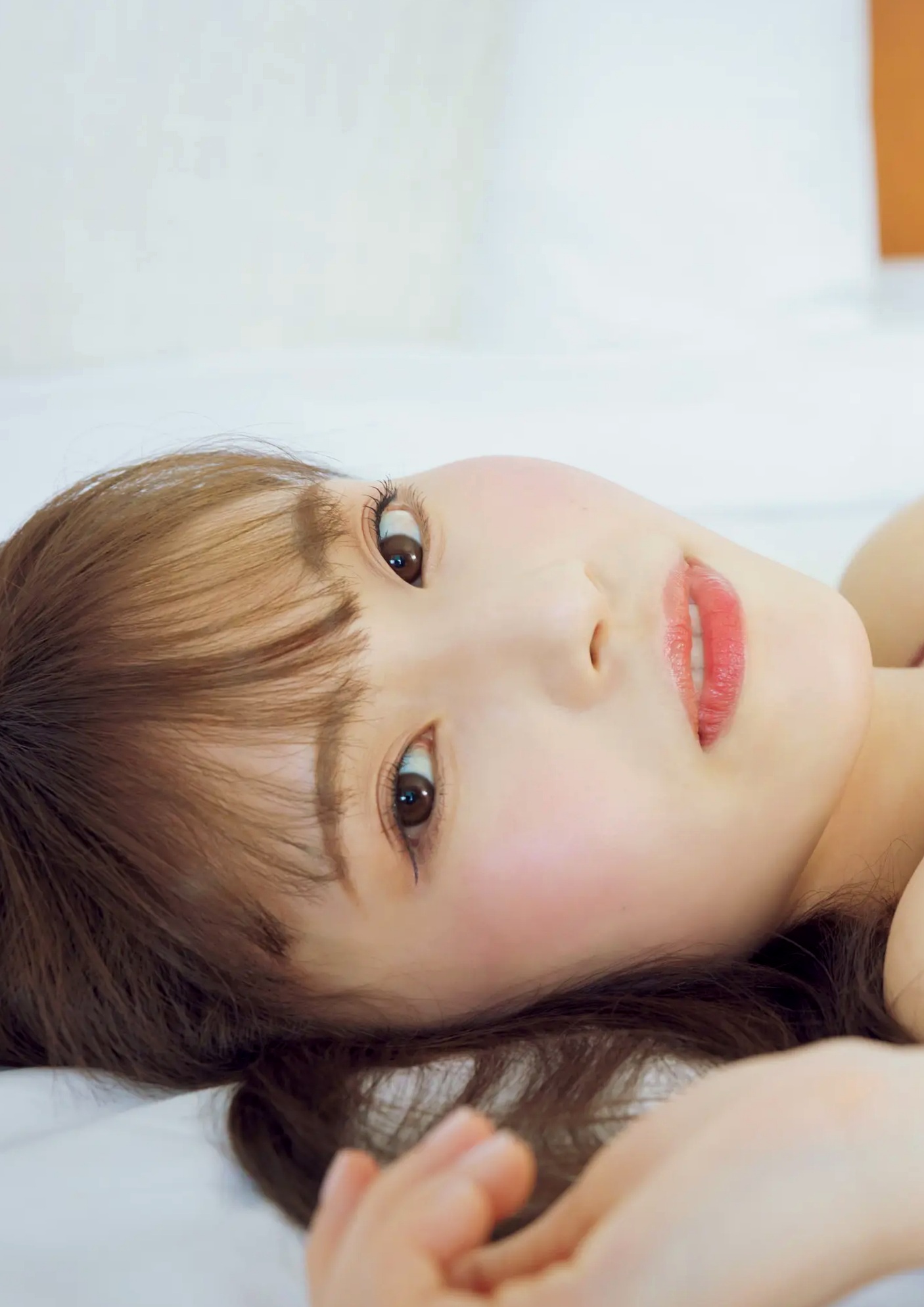 川越紗彩 - なんとかなるなる 户外泳池与清凉内衣私房写真