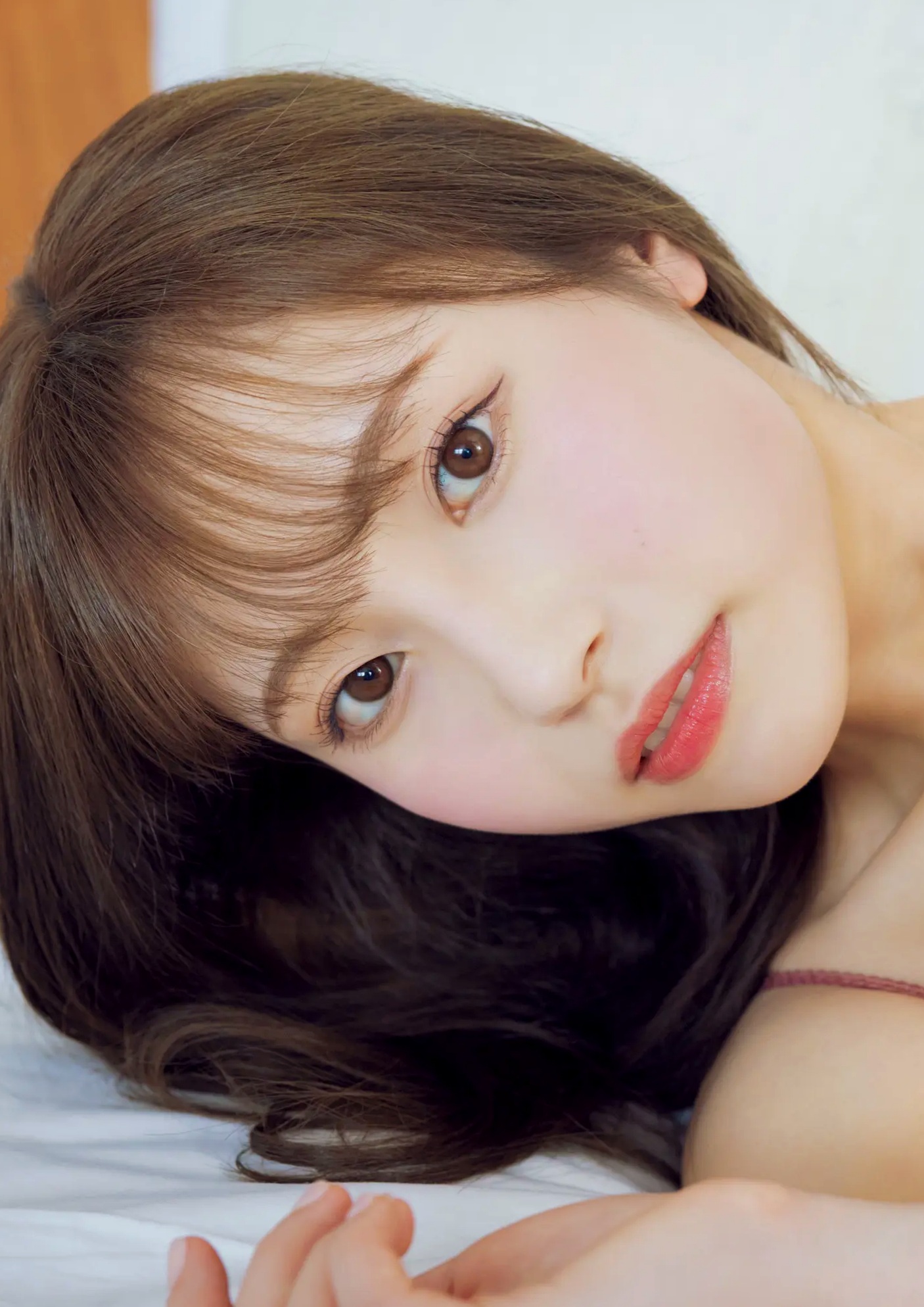 川越紗彩 - なんとかなるなる 户外泳池与清凉内衣私房写真