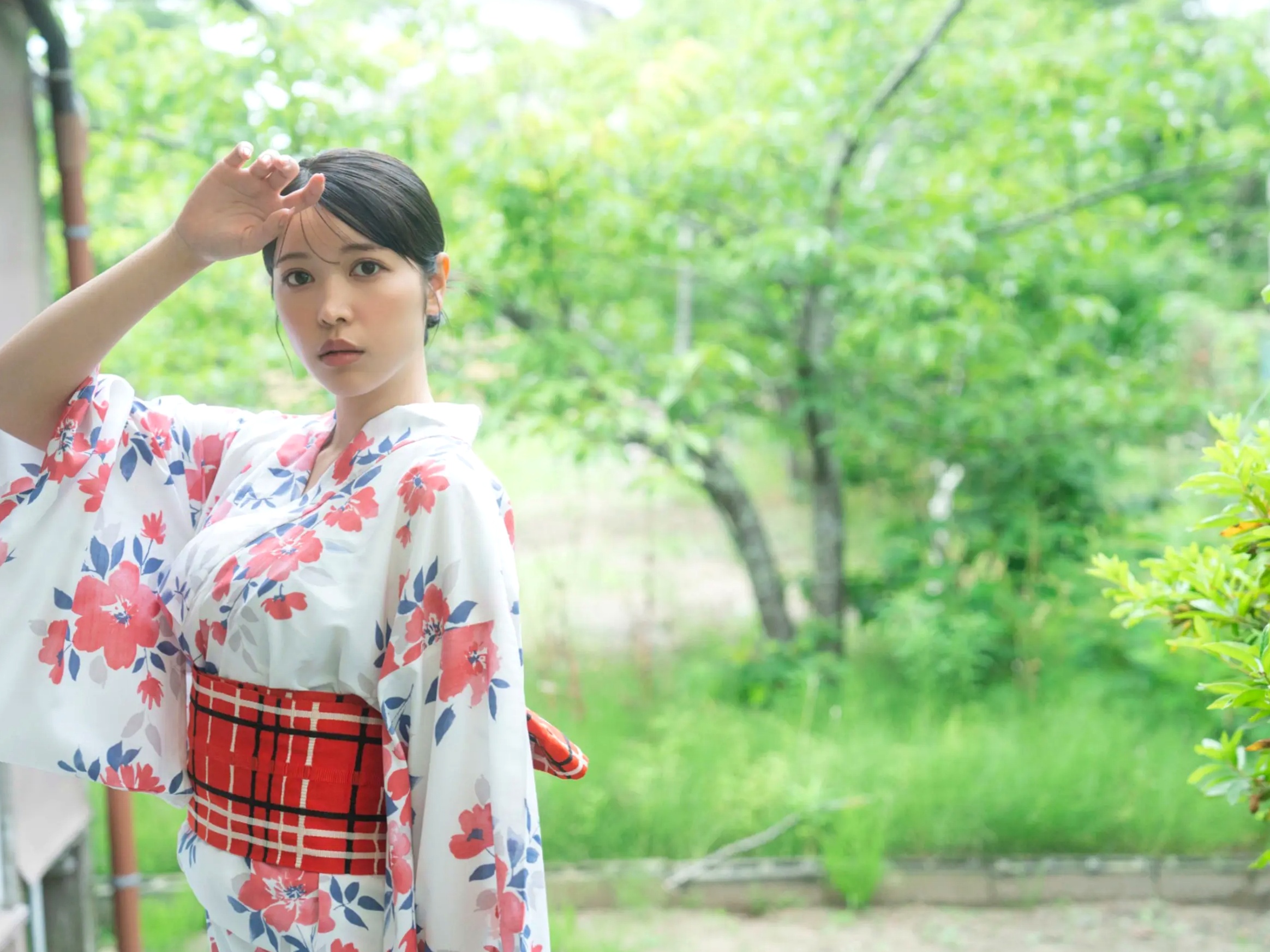 七瀬なな - 無敵のVenus:日本女神浴室湿身诱惑与户外比基尼和服写真