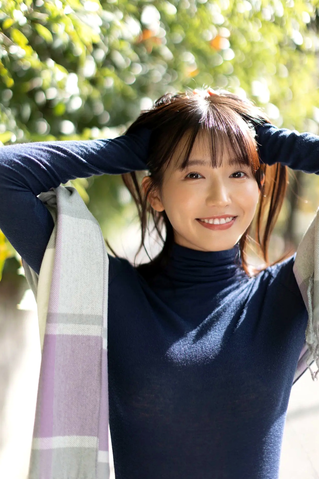 志田音々 - 泳池性感吊带与居家私房写真《大人びたキミが眩しくて》