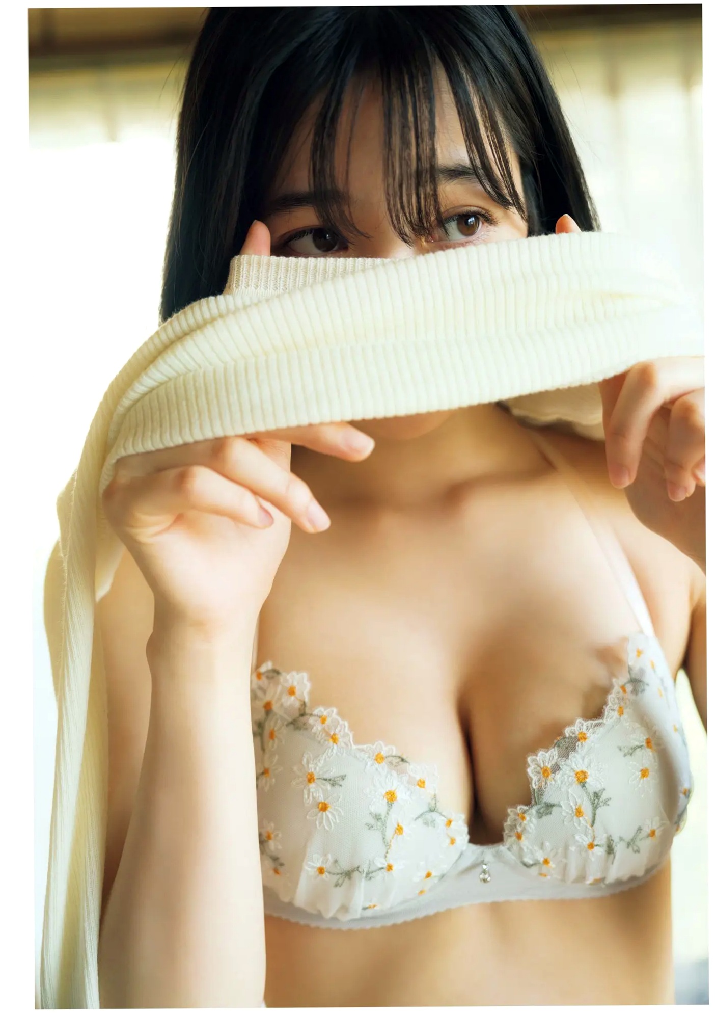 今森茉耶 - Love Begins 恋がはじまる 海边沙滩比基尼与清纯私房写真