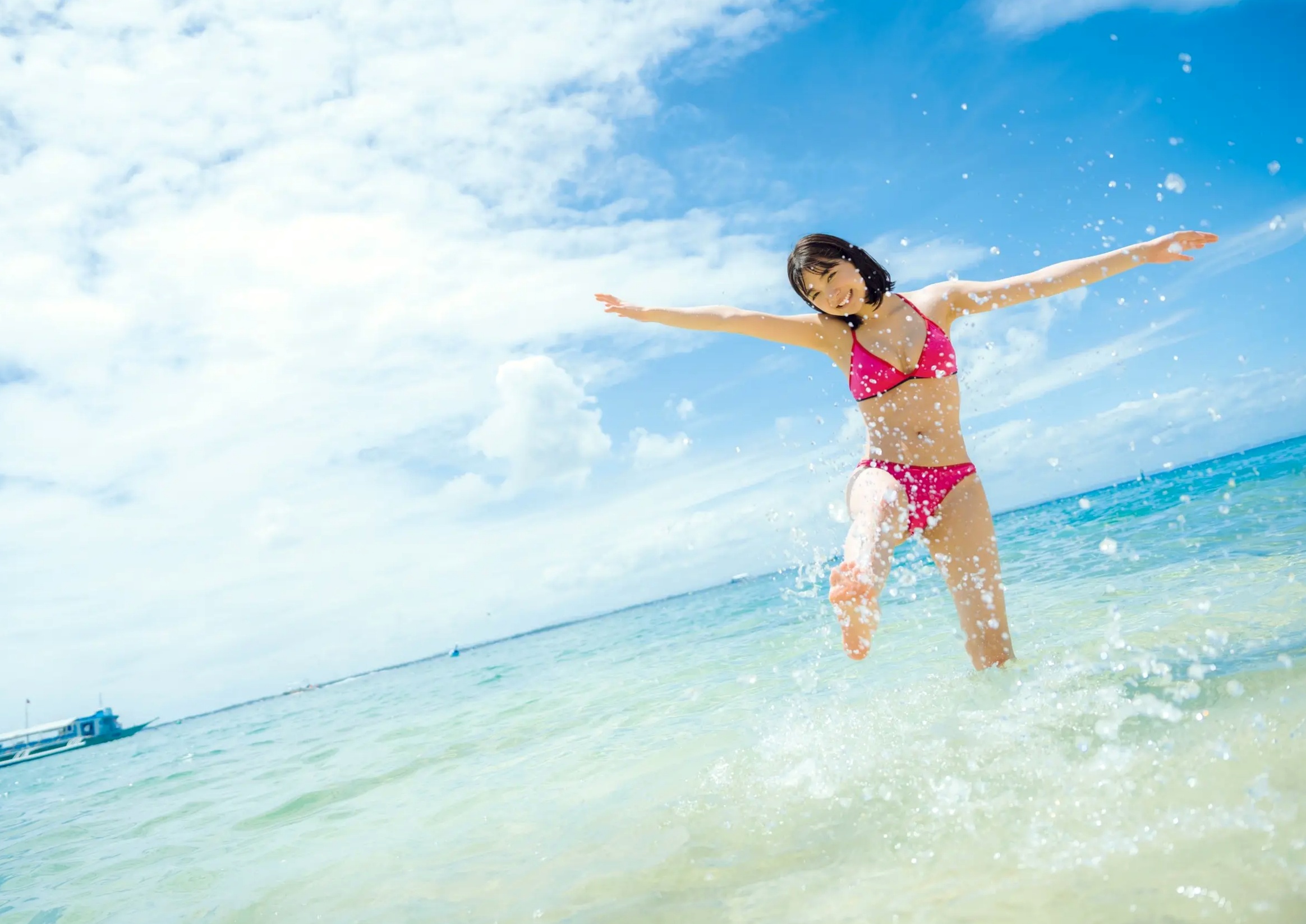 今森茉耶 - Love Begins 恋がはじまる 海边沙滩比基尼与清纯私房写真