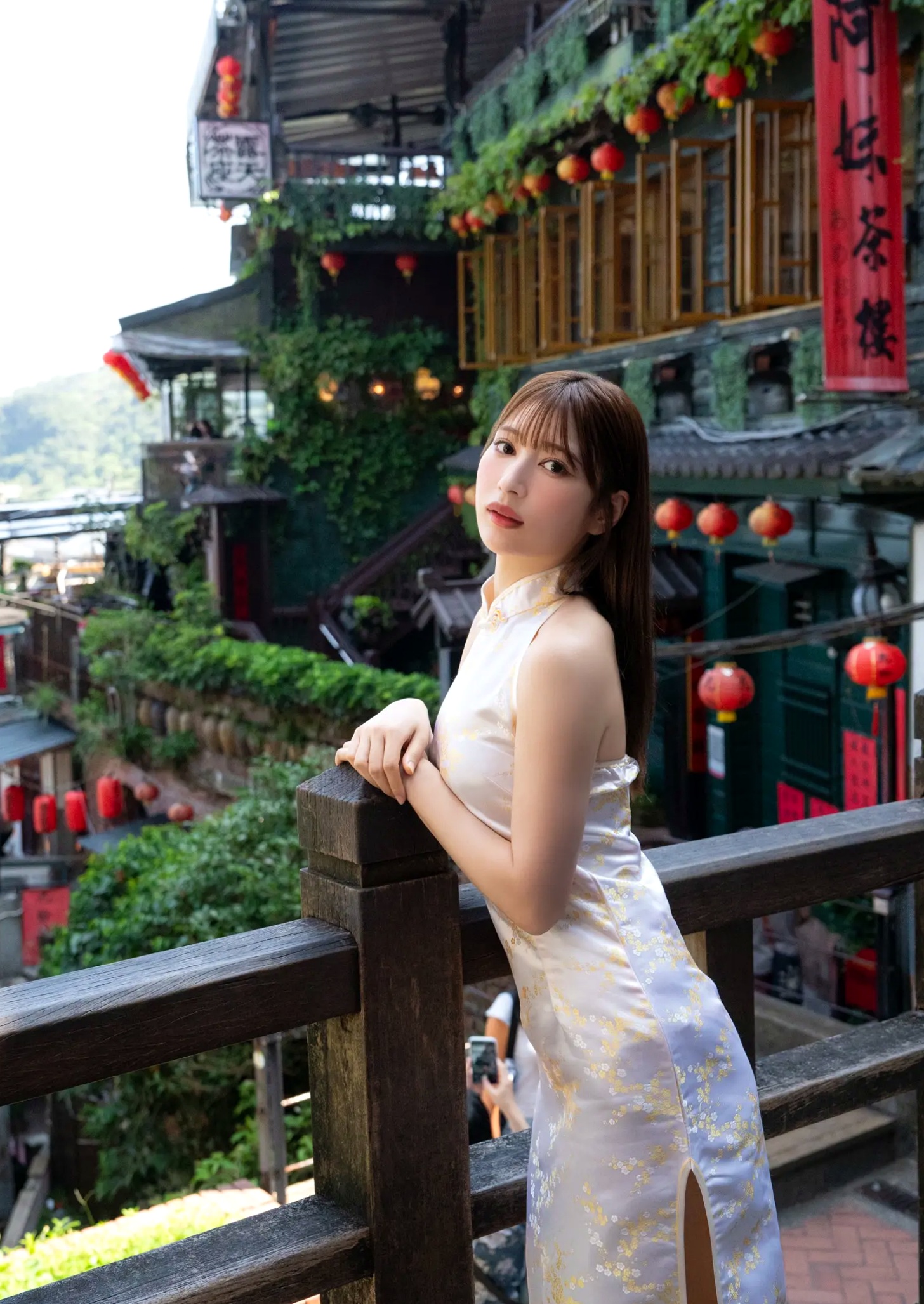 雪平莉左 台湾九份复古旗袍与性感比基尼写真