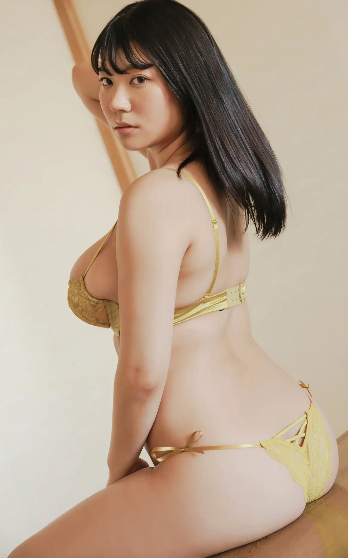 大葉めも《Kiss You》性感比基尼私房写真 湿身诱惑极品爆乳美图