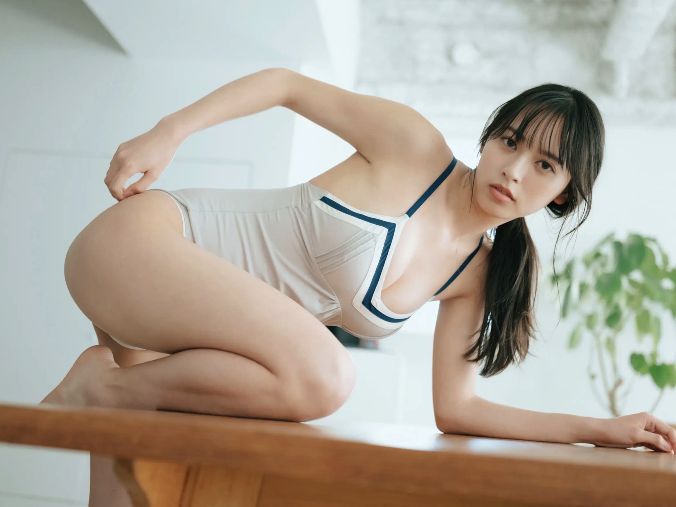 大槻りこ - 朝陽と... 阳光比基尼与室内泳装清新性感写真