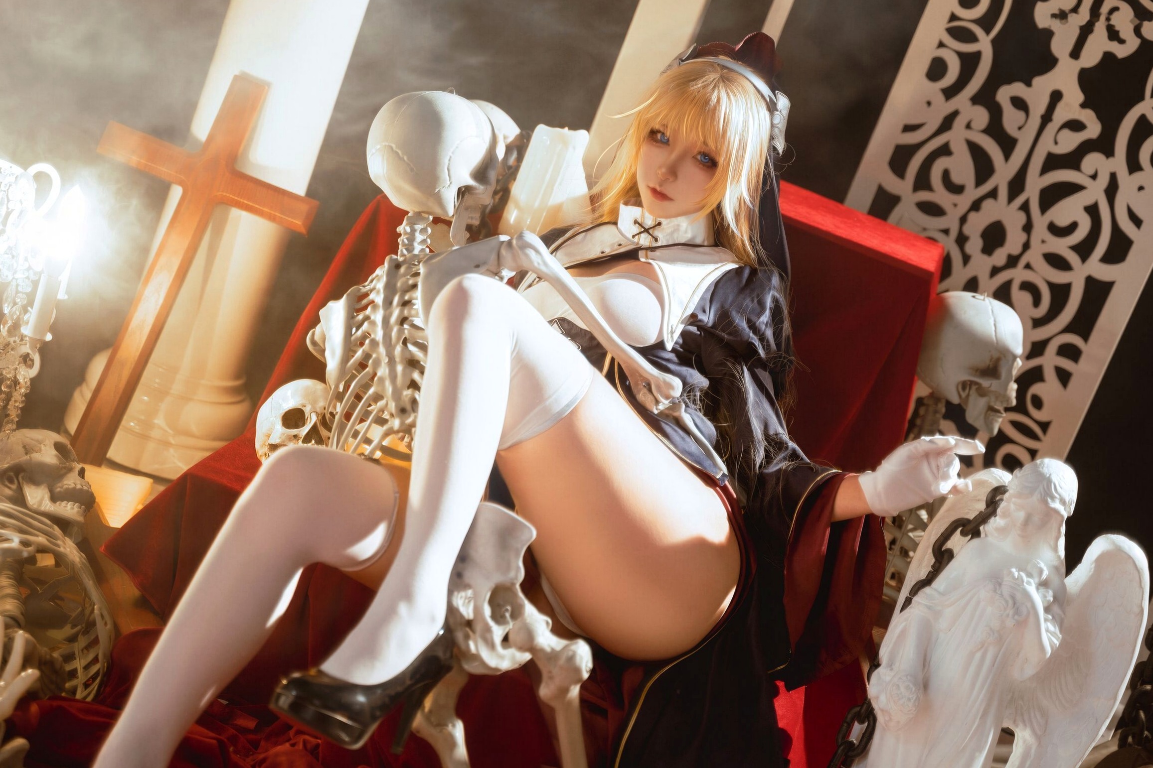 Seya-狮砸 - 性感哥特修女角色扮演暗黑风美腿诱惑写真