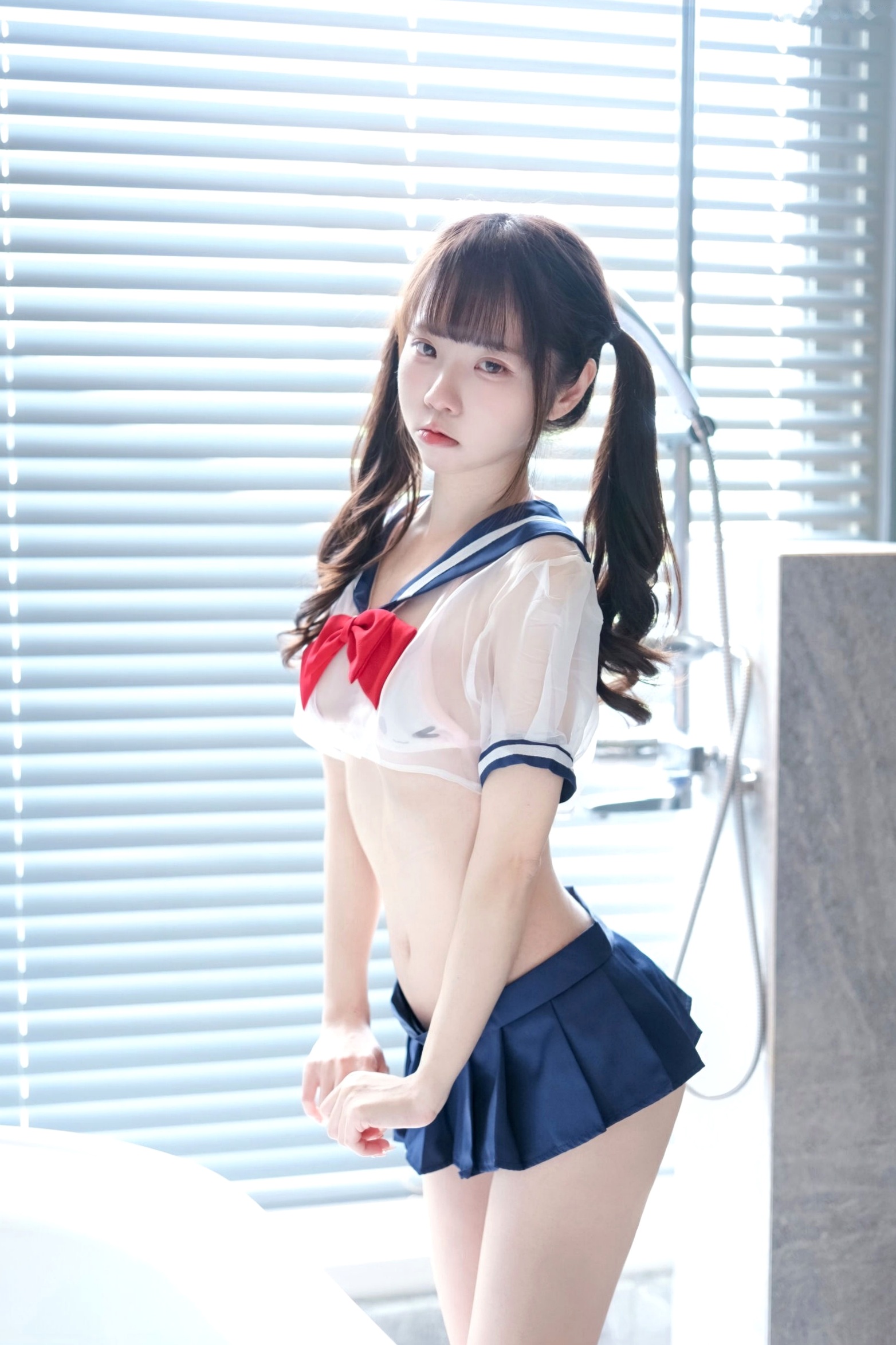 可可小白兔-透明学生服 浴室水手服纯欲写真 萌系萝莉性感诱惑