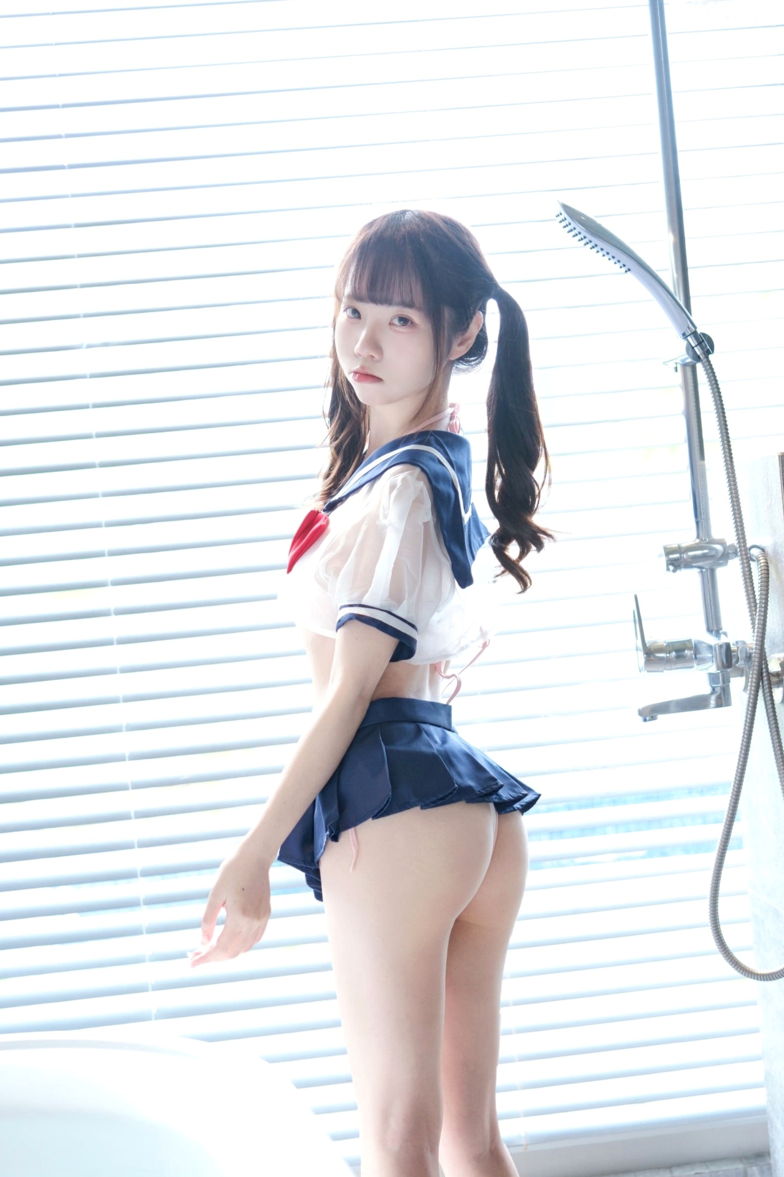 可可小白兔-透明学生服 浴室水手服纯欲写真 萌系萝莉性感诱惑