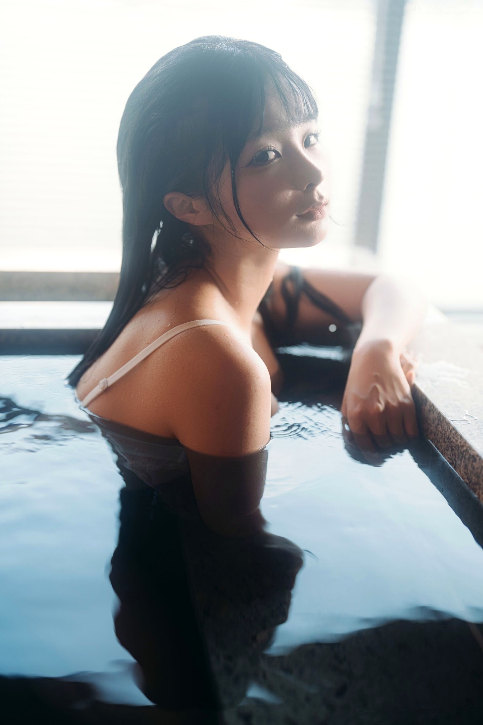 蠢沫沫-夏想-上 日系和服海边校服水疗比基尼性感写真