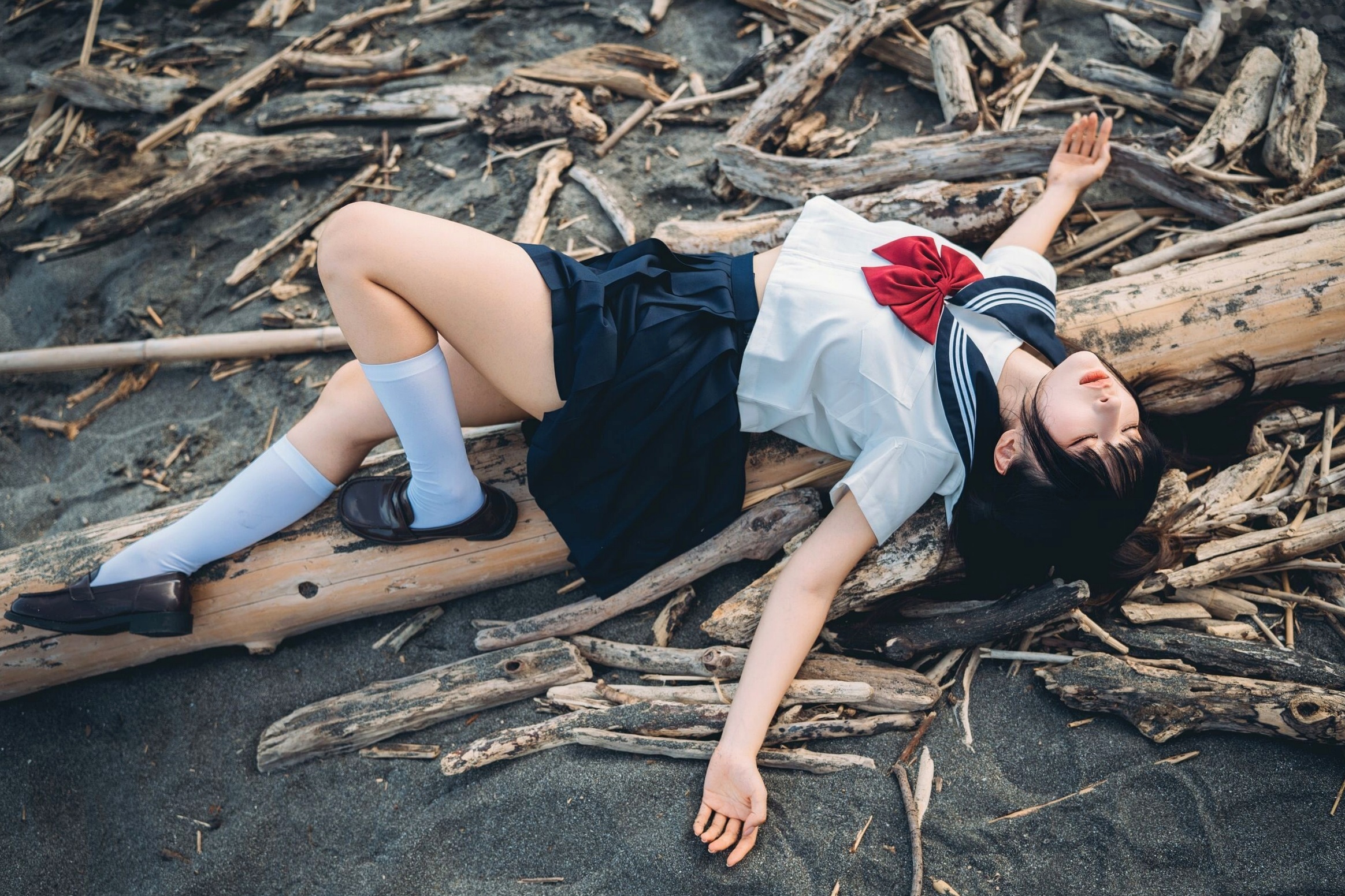 蠢沫沫-夏想-上 日系和服海边校服水疗比基尼性感写真