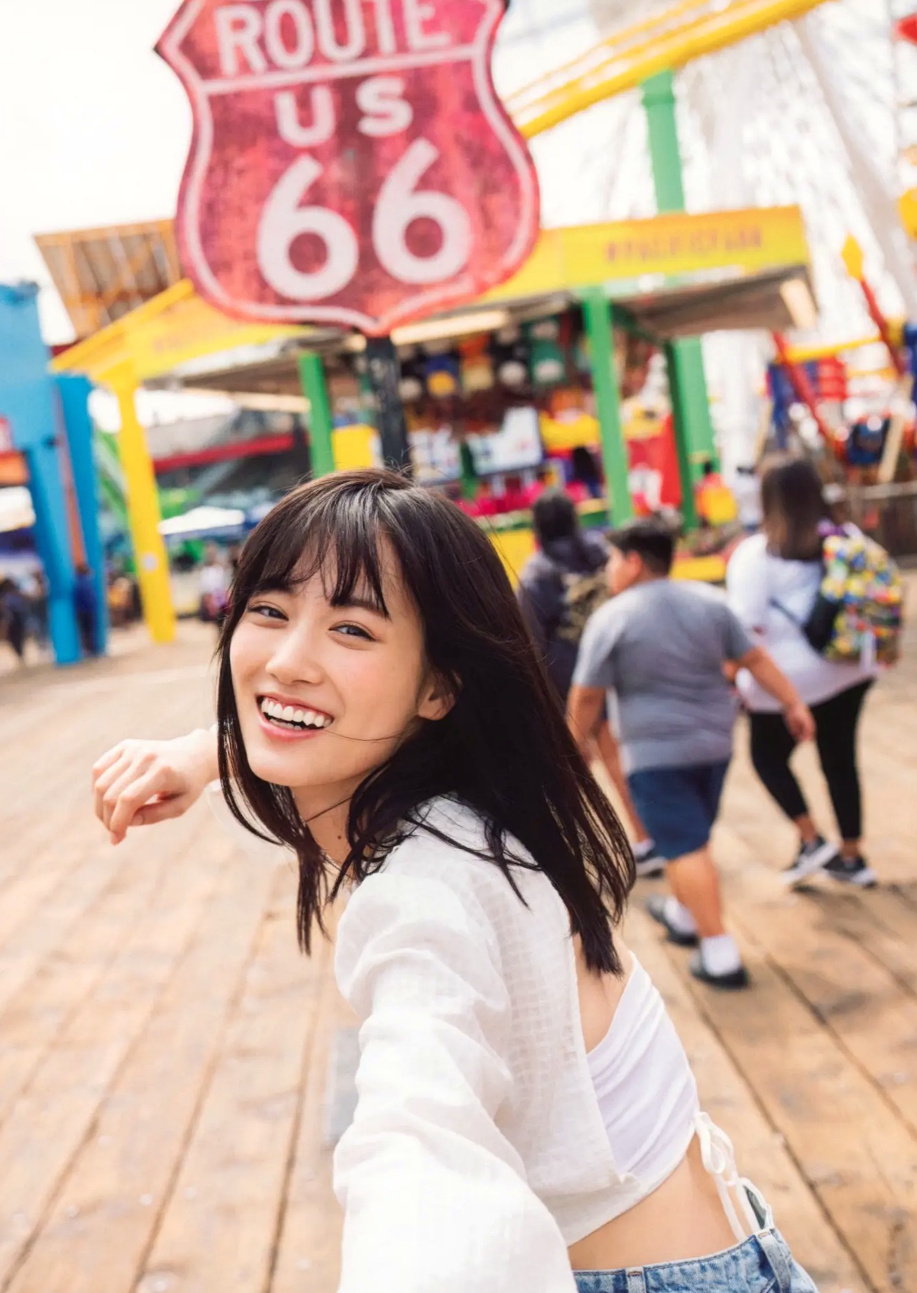 《山下美月 - ヒロイン》海边黑色比基尼与浴室甜美写真