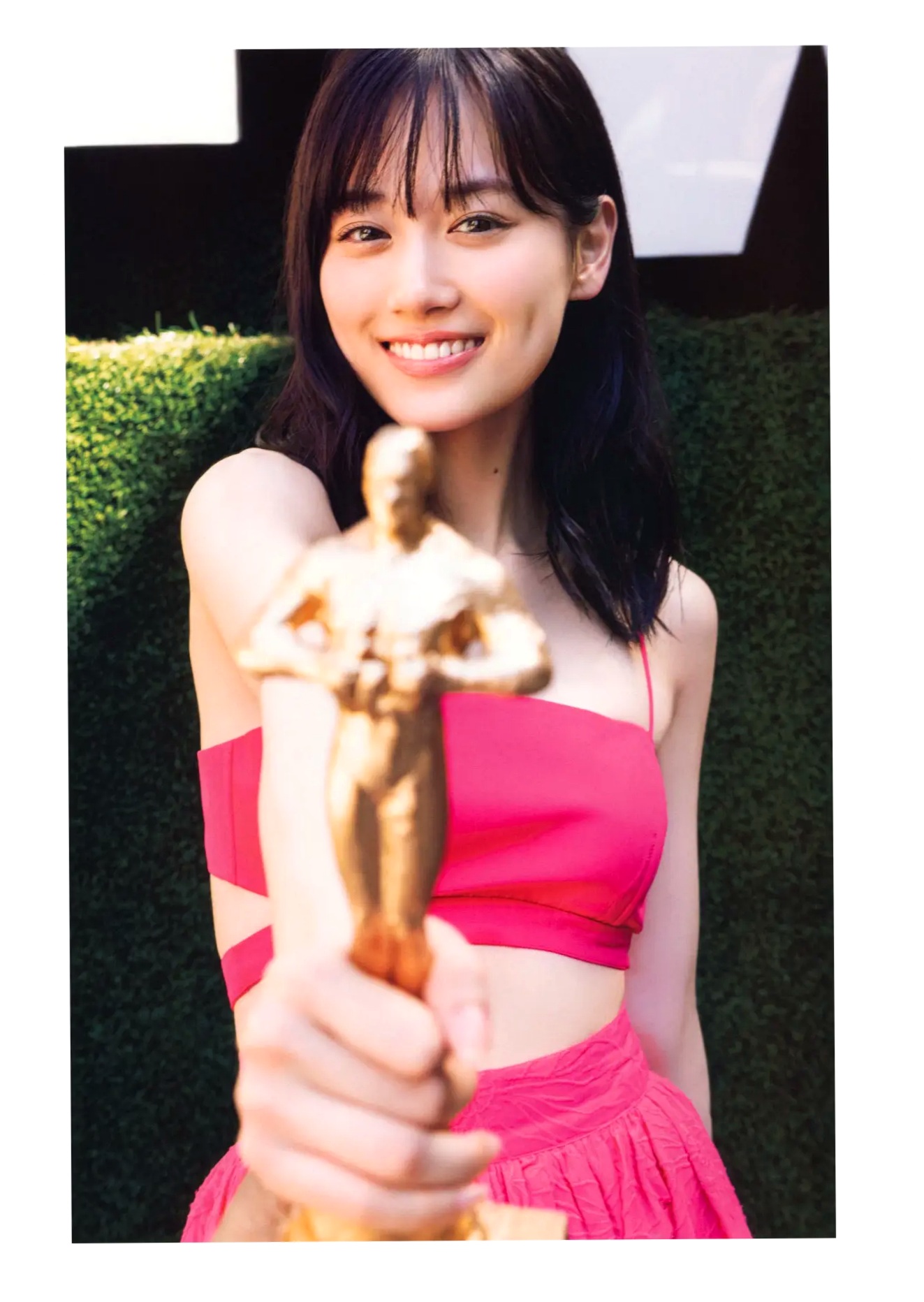 《山下美月 - ヒロイン》海边黑色比基尼与浴室甜美写真