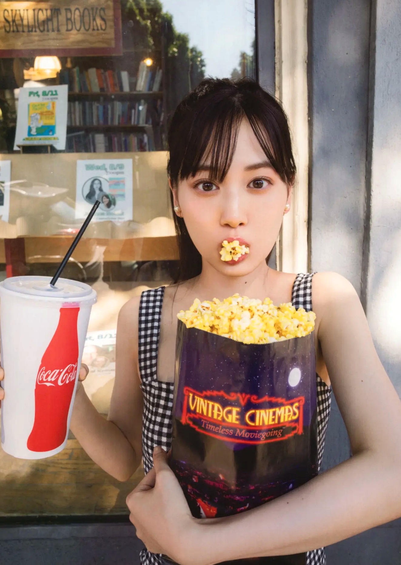 《山下美月 - ヒロイン》海边黑色比基尼与浴室甜美写真