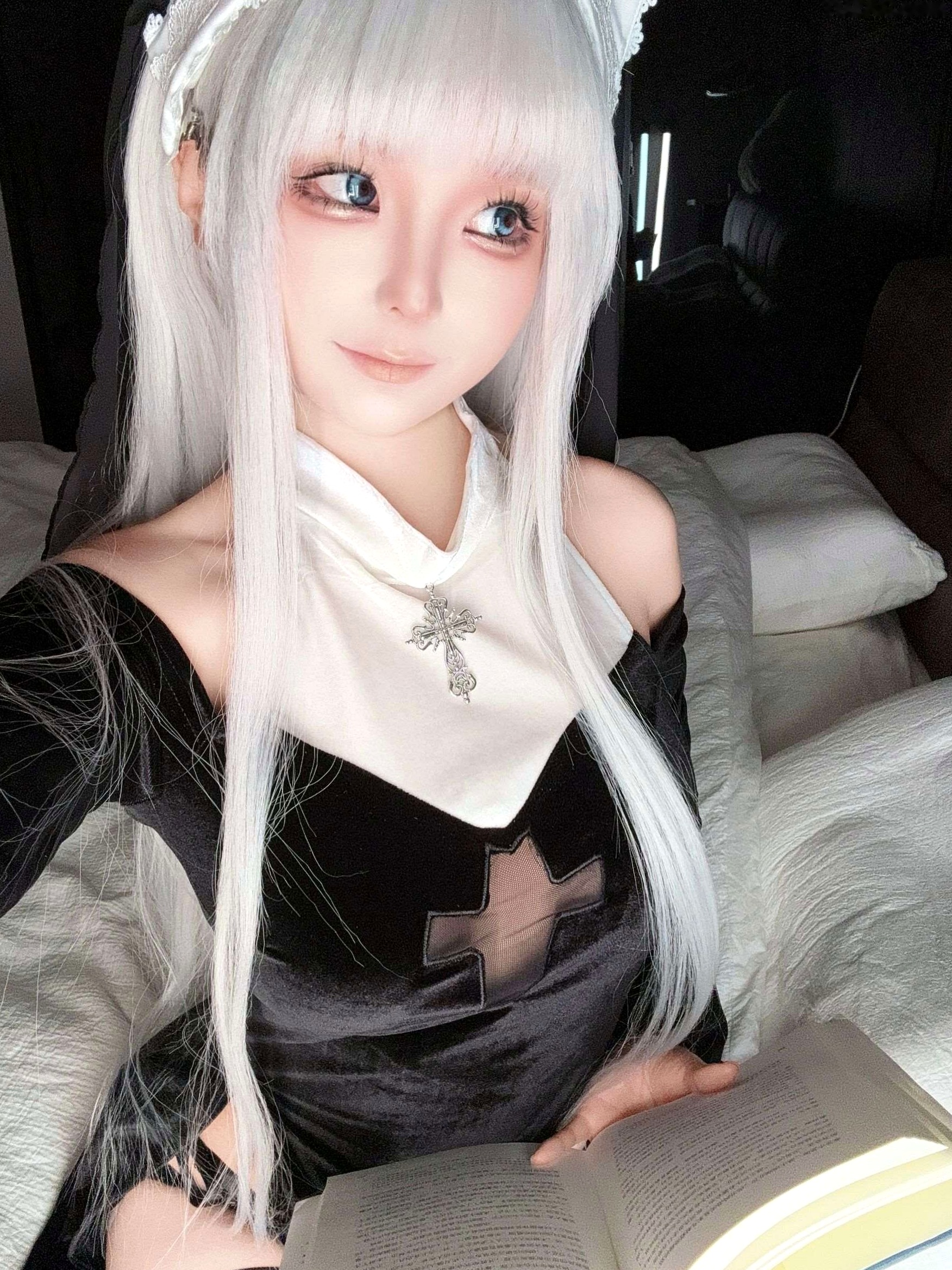 《蠢沫沫-自拍3月》甜美泳装与黑色内衣性感私房照