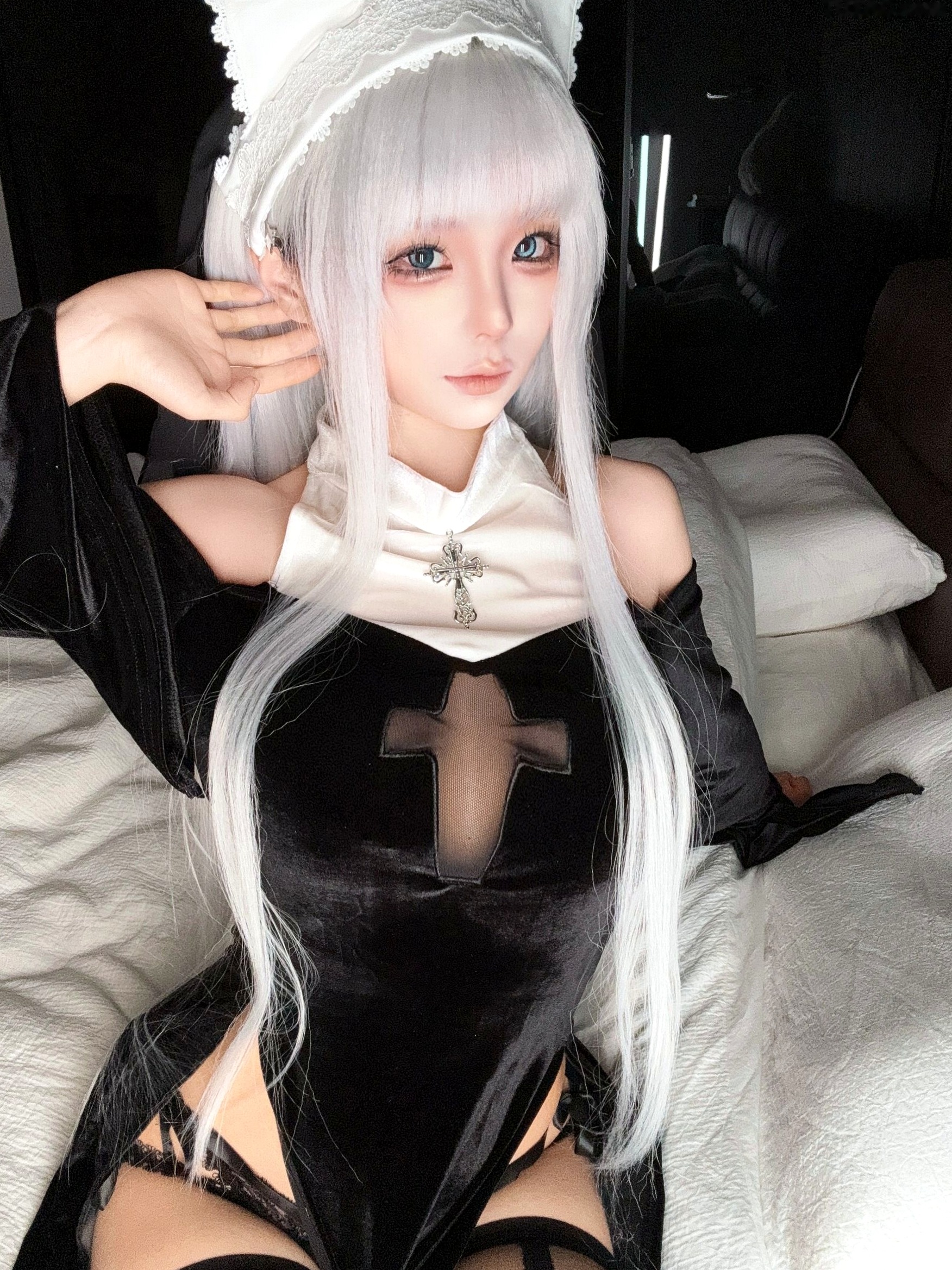 《蠢沫沫-自拍3月》甜美泳装与黑色内衣性感私房照