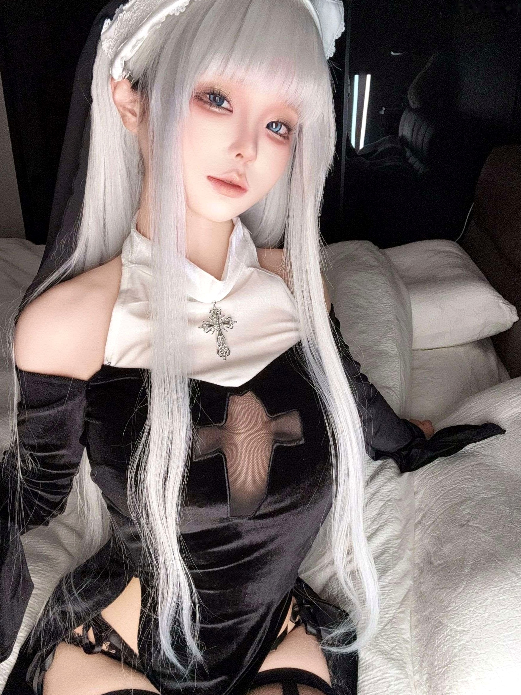《蠢沫沫-自拍3月》甜美泳装与黑色内衣性感私房照