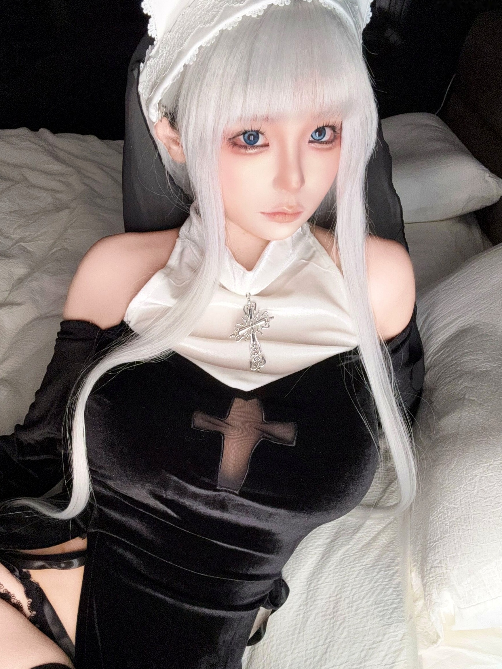 《蠢沫沫-自拍3月》甜美泳装与黑色内衣性感私房照