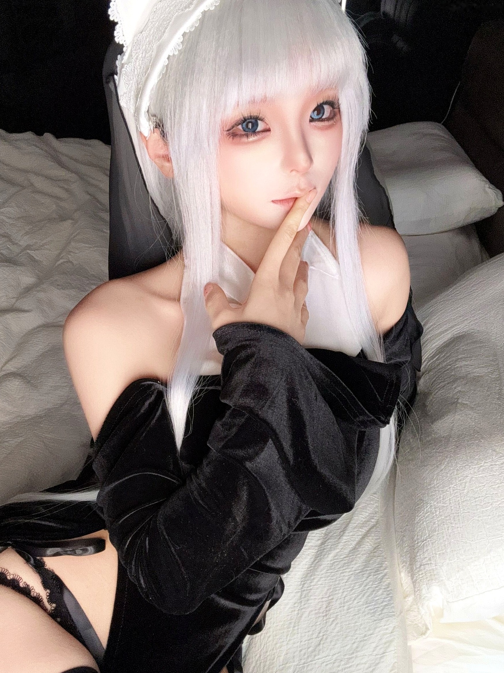 《蠢沫沫-自拍3月》甜美泳装与黑色内衣性感私房照