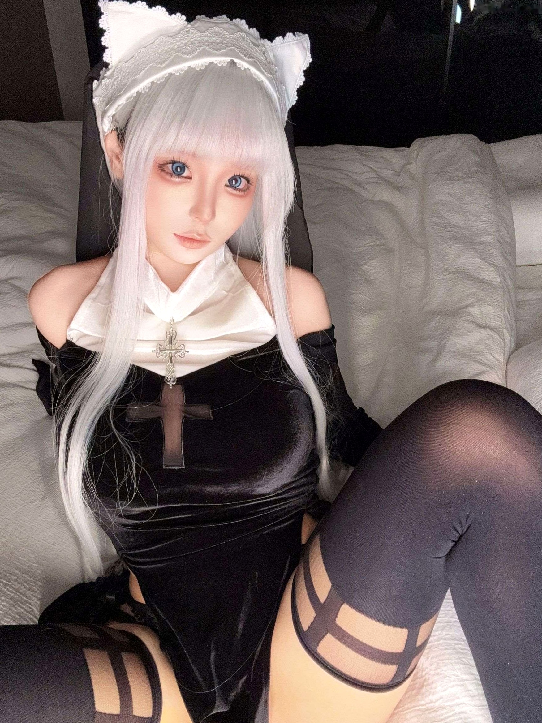 《蠢沫沫-自拍3月》甜美泳装与黑色内衣性感私房照