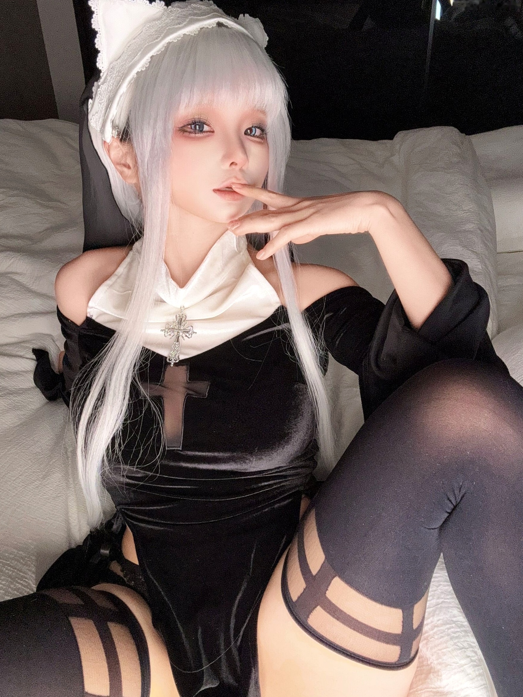《蠢沫沫-自拍3月》甜美泳装与黑色内衣性感私房照
