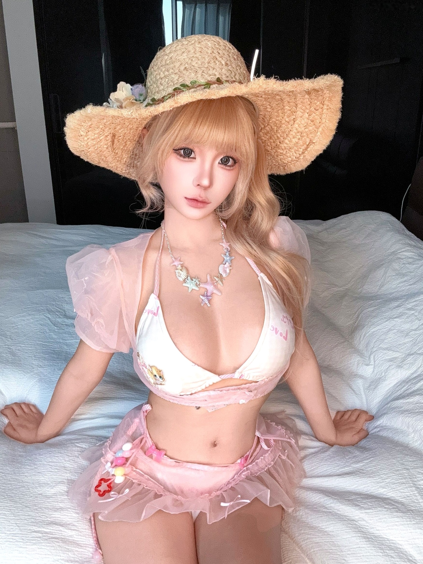 《蠢沫沫-自拍3月》甜美泳装与黑色内衣性感私房照