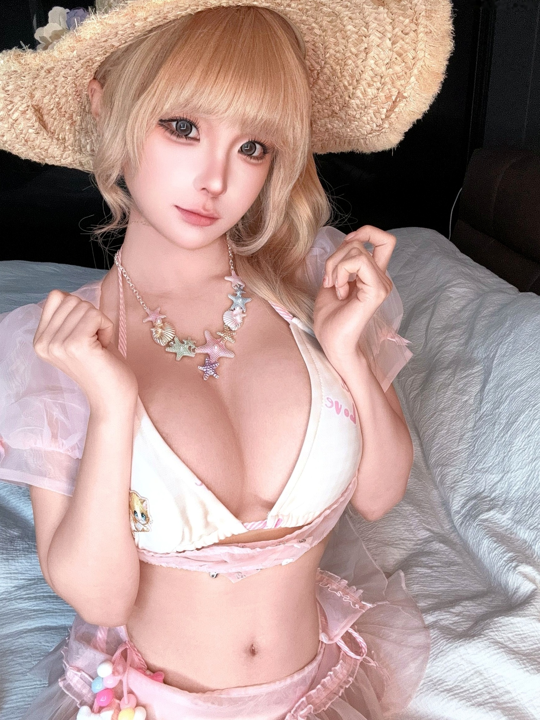 《蠢沫沫-自拍3月》甜美泳装与黑色内衣性感私房照