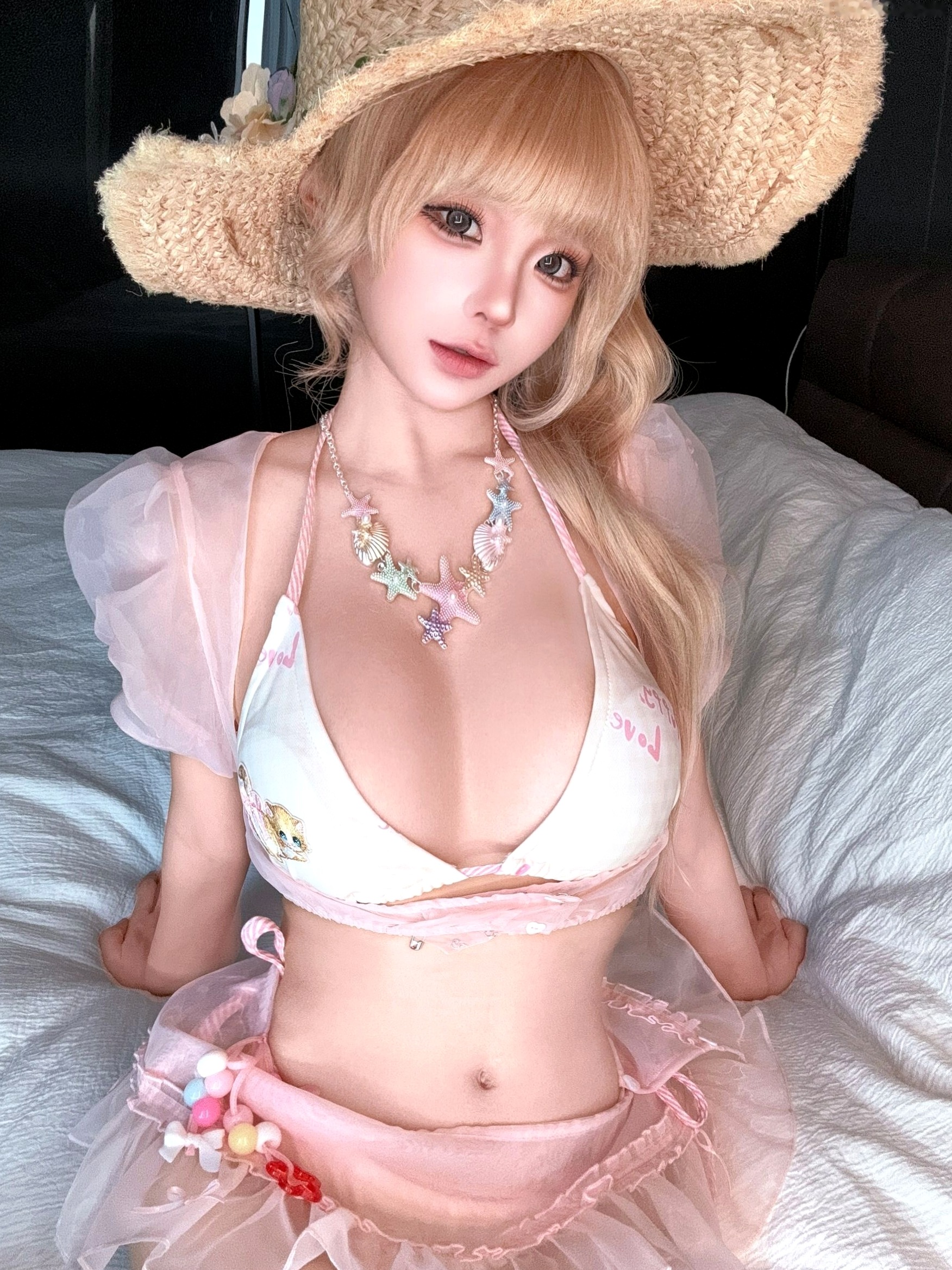 《蠢沫沫-自拍3月》甜美泳装与黑色内衣性感私房照
