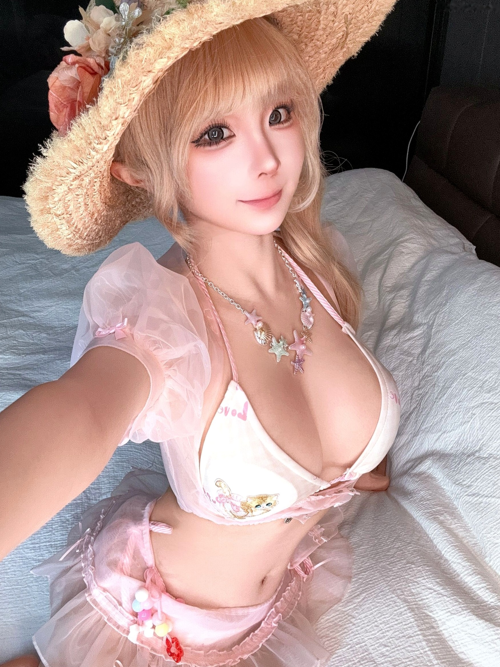 《蠢沫沫-自拍3月》甜美泳装与黑色内衣性感私房照