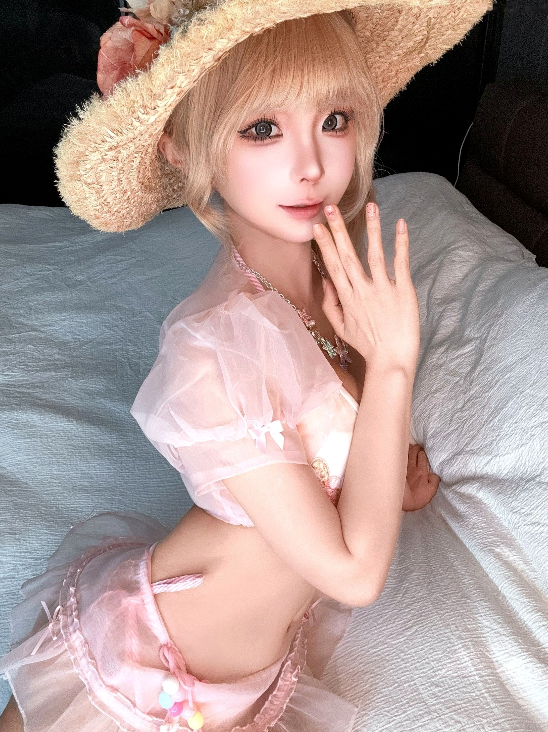 《蠢沫沫-自拍3月》甜美泳装与黑色内衣性感私房照