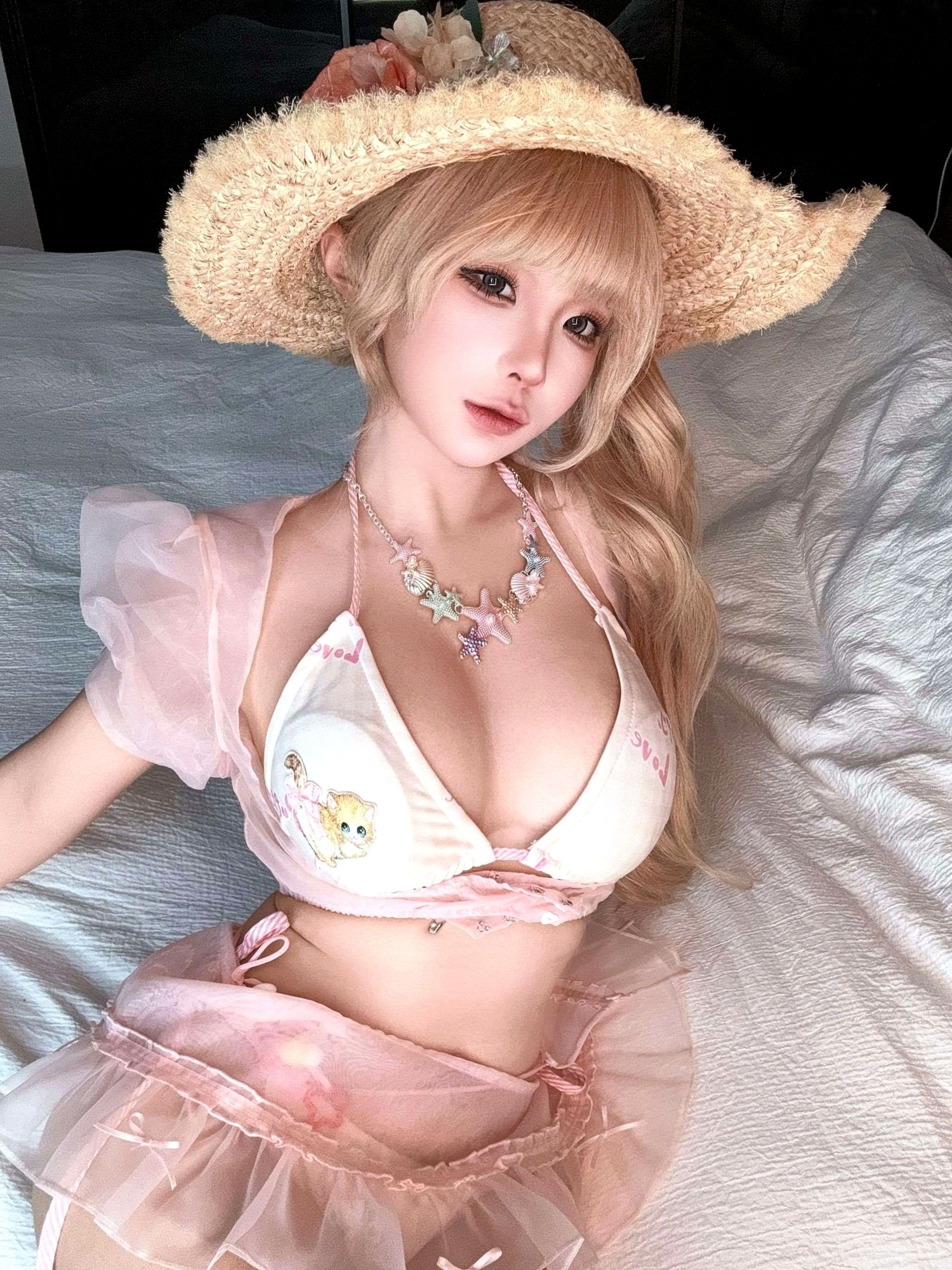 《蠢沫沫-自拍3月》甜美泳装与黑色内衣性感私房照