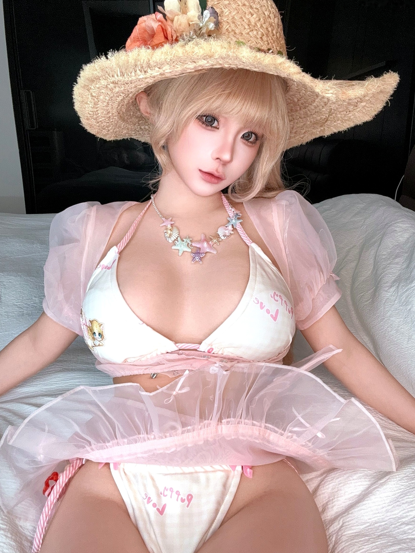 《蠢沫沫-自拍3月》甜美泳装与黑色内衣性感私房照